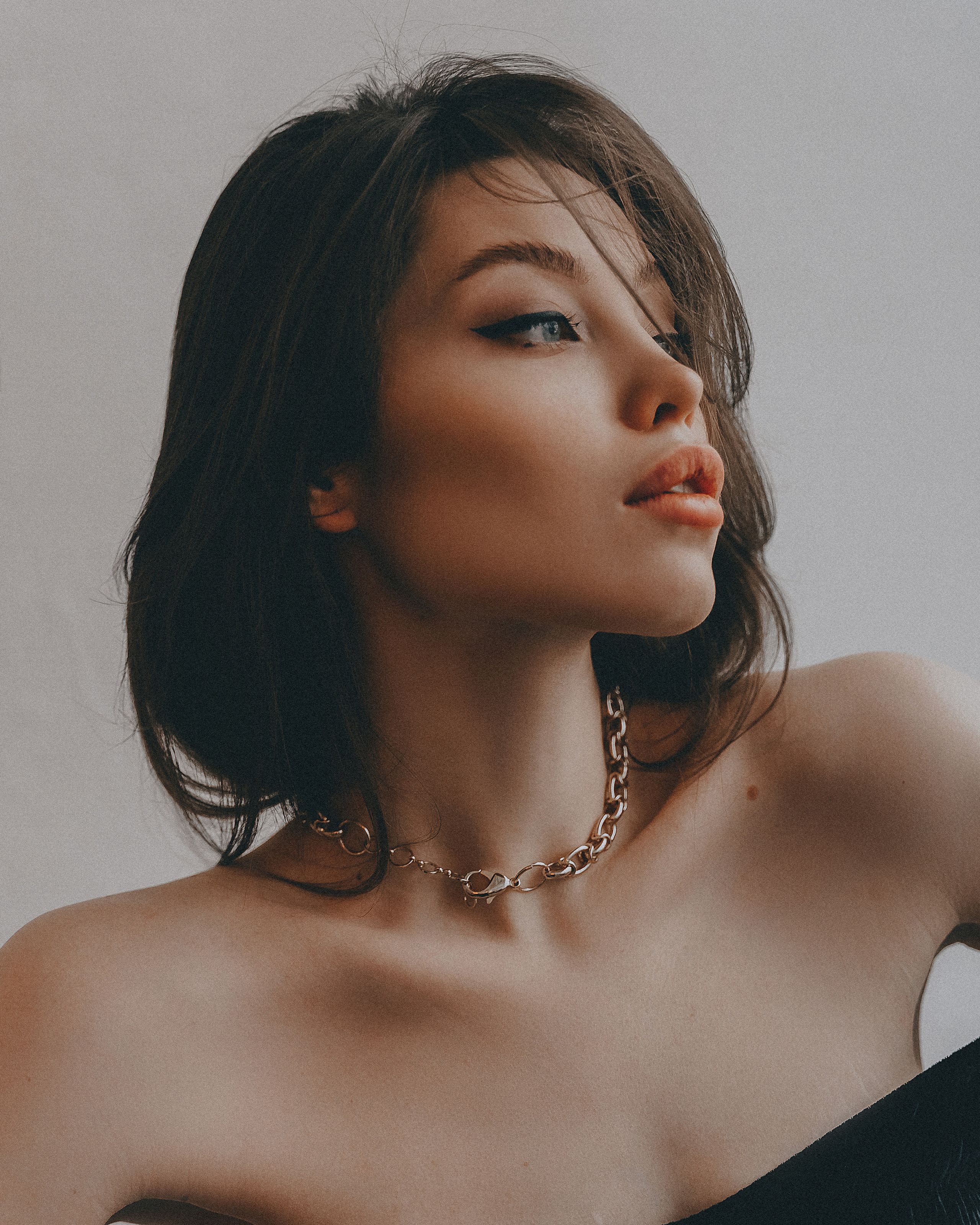 Фотосессия в студии на нейтральном фоне