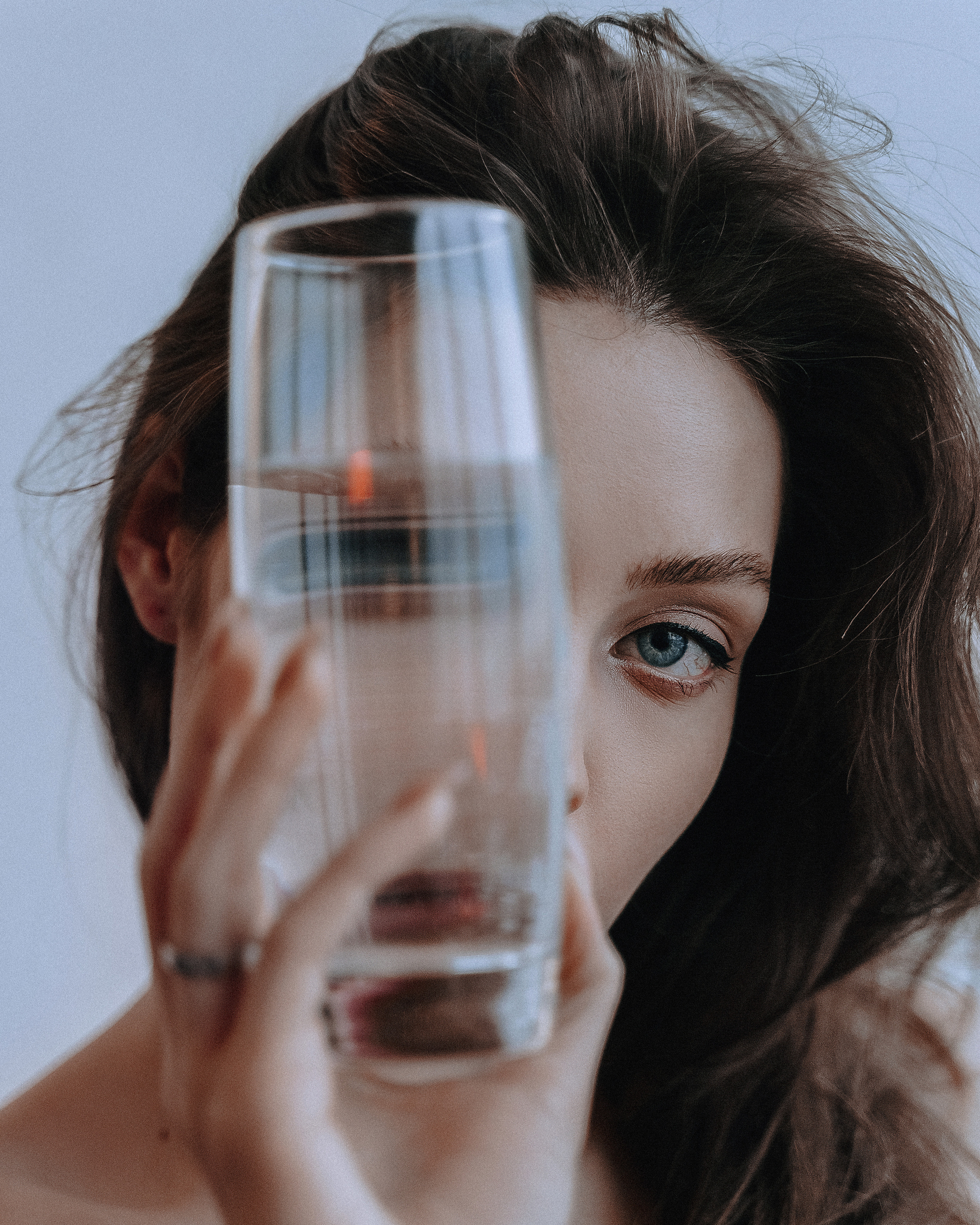 Фотосессия в студии на нейтральном фоне