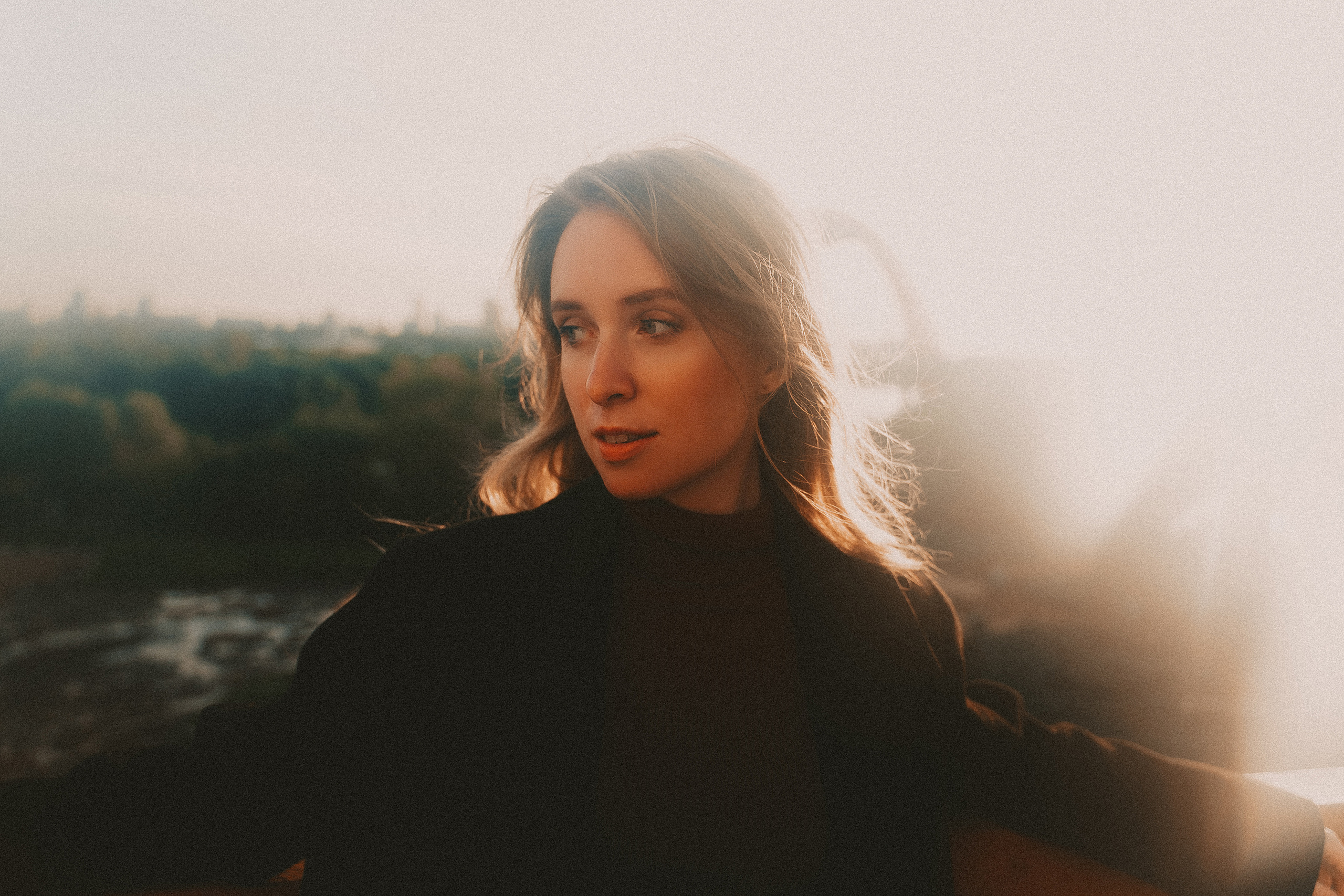 Марина. Живописный мост