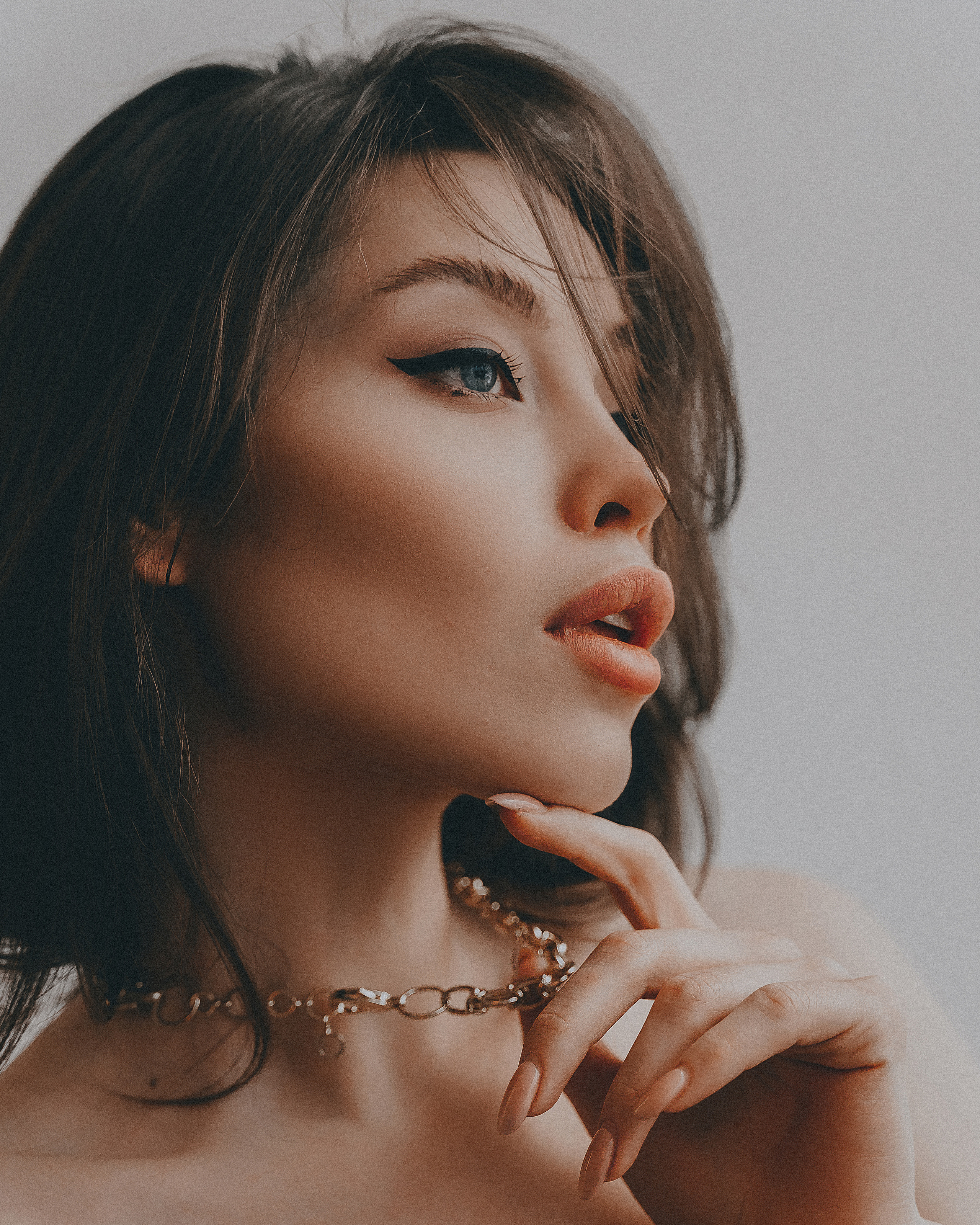 Фотосессия в студии на нейтральном фоне