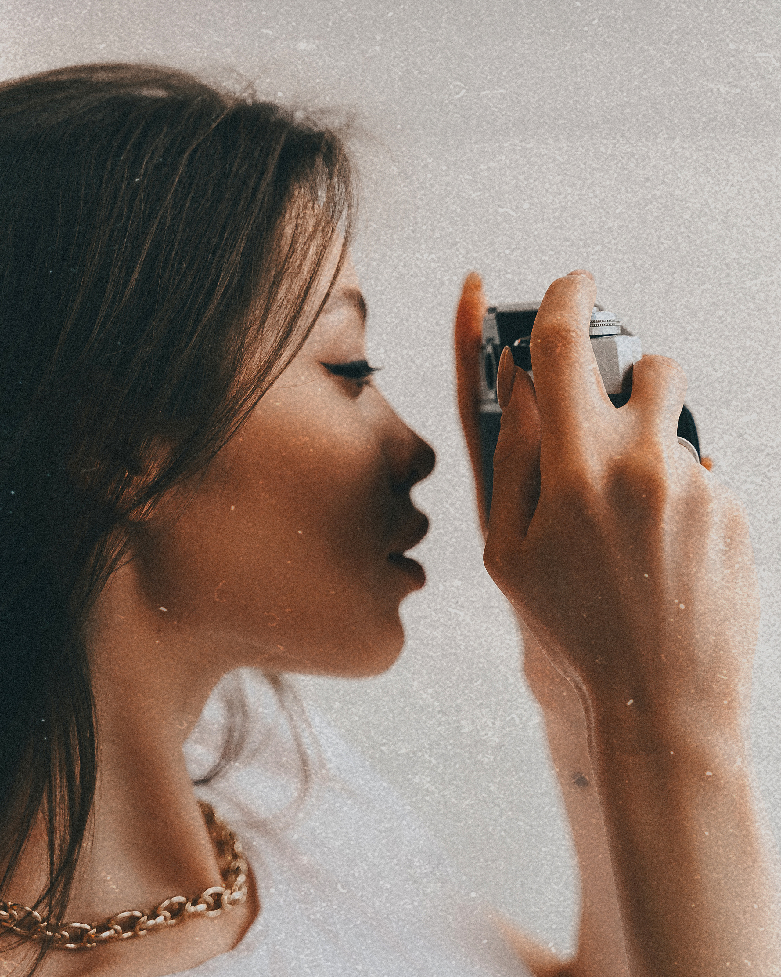 Фотосессия в студии на нейтральном фоне