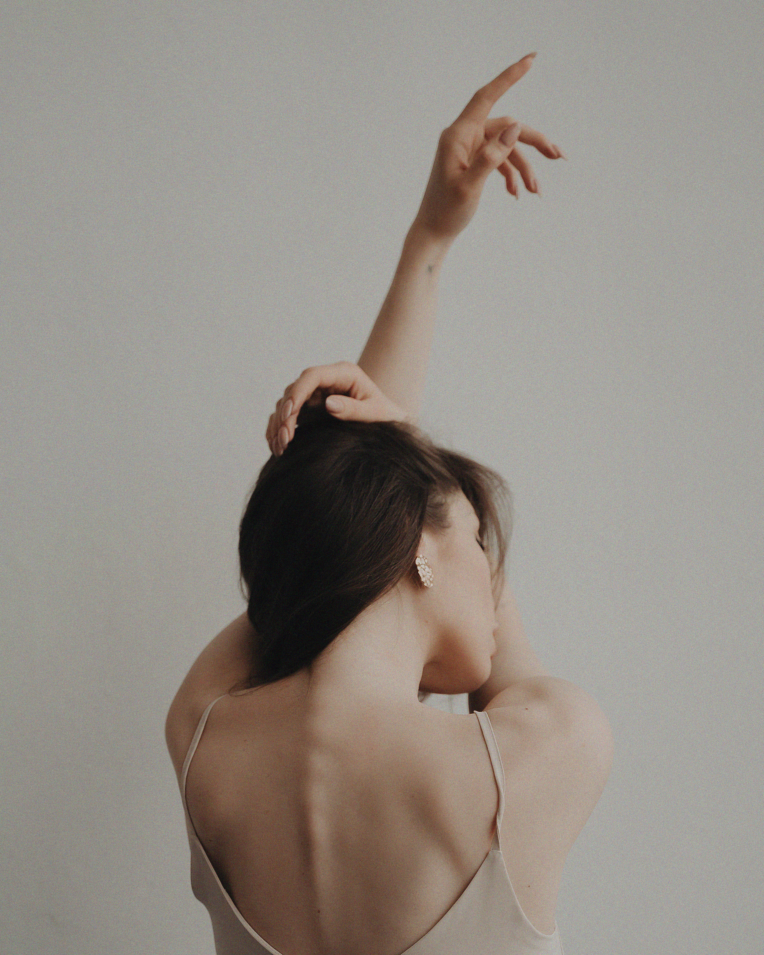 Фотосессия в студии на нейтральном фоне