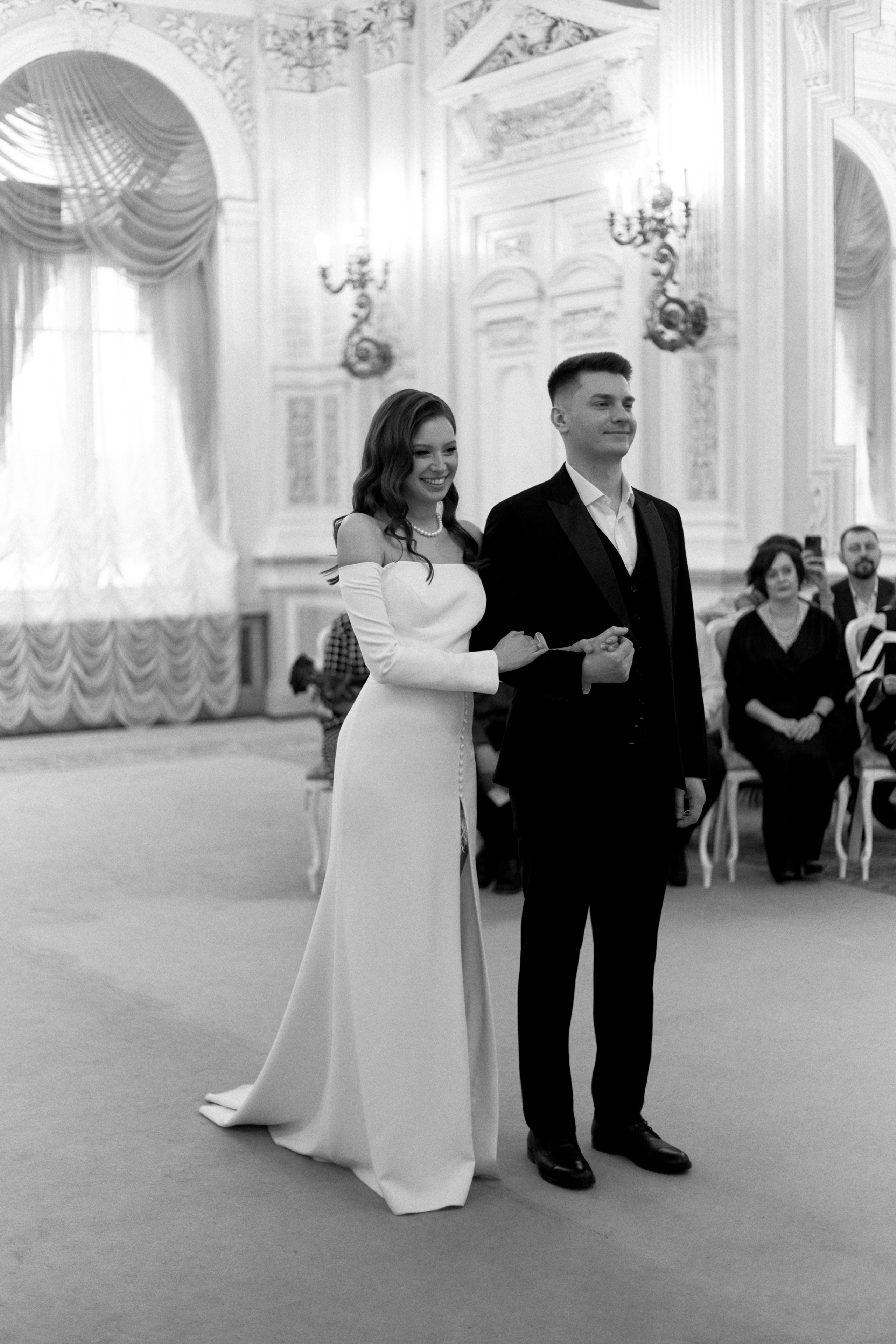 Свадебная фотосессия в Дворце Бракосочетания № 1. Сестры Карабаза. Фотографы и ретушеры в Москве и Санкт-Петербурге