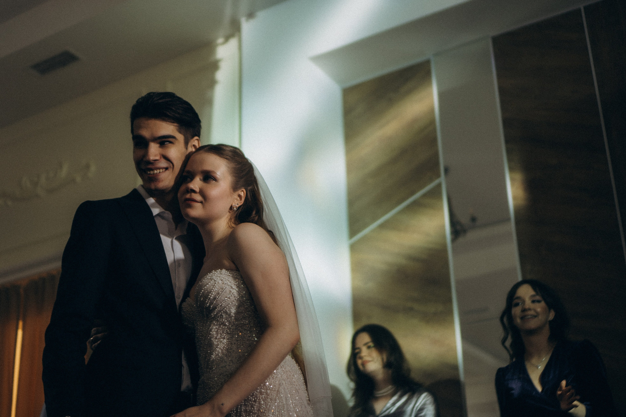 СВАДЕБНАЯ СЬЕМКА СБОРОВ В ОТЕЛЕ И ВЫЕЗД НА ЦЕРЕМОНИЮ (СНЯТО В СИБИРЕ В НИЖНЕВАРТОВСКЕ). Профессиональный фотограф, Санкт-Петербург — Виктория Богомолова