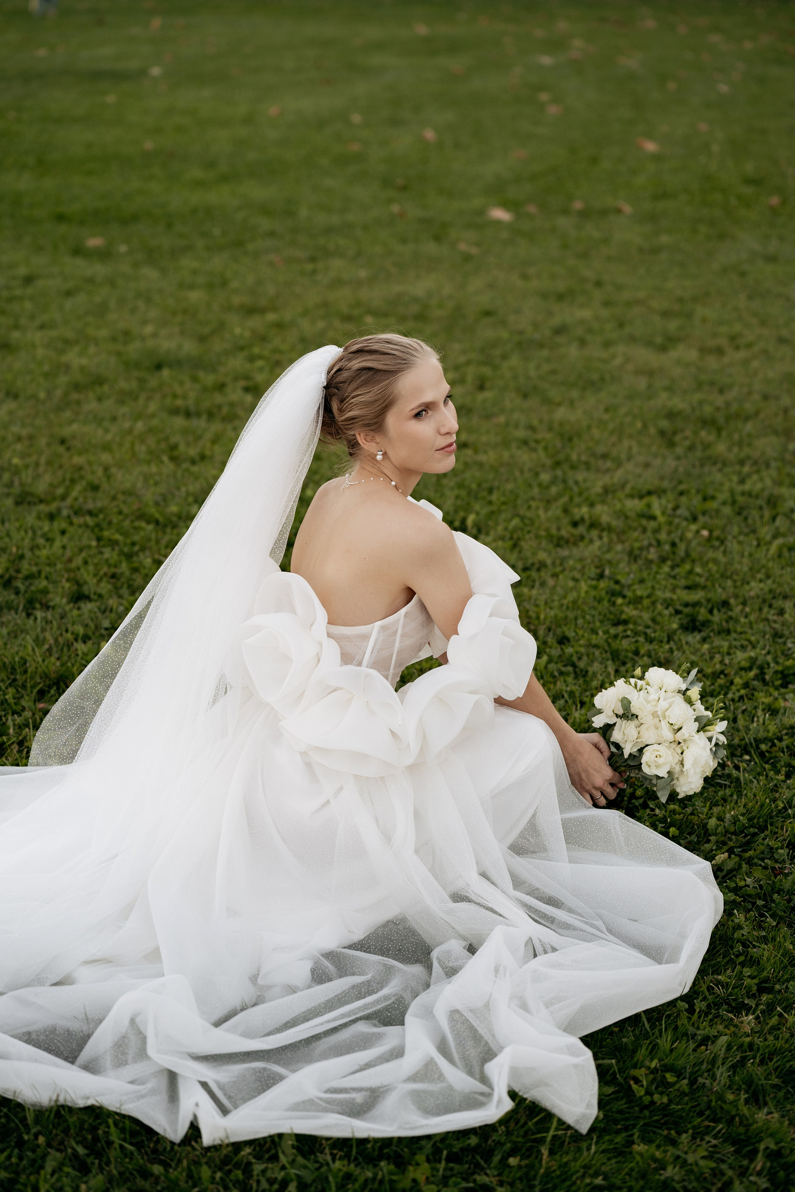 Портрет невесты - фотосессия на набережной.