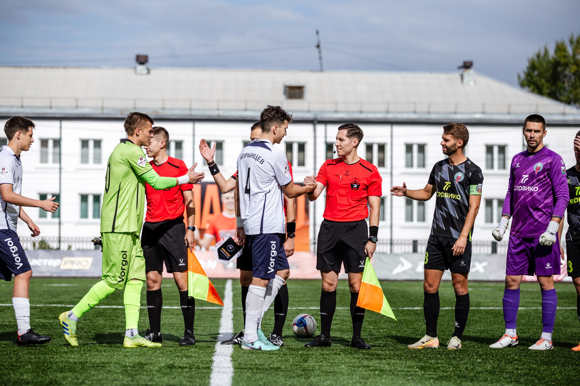 Первенство России по футболу LEON-Вторая лига Б | ФК Иркутск — Космос (Долгопрудный) | 14.09.25. Фотограф в Иркутске Евгения Айвазова