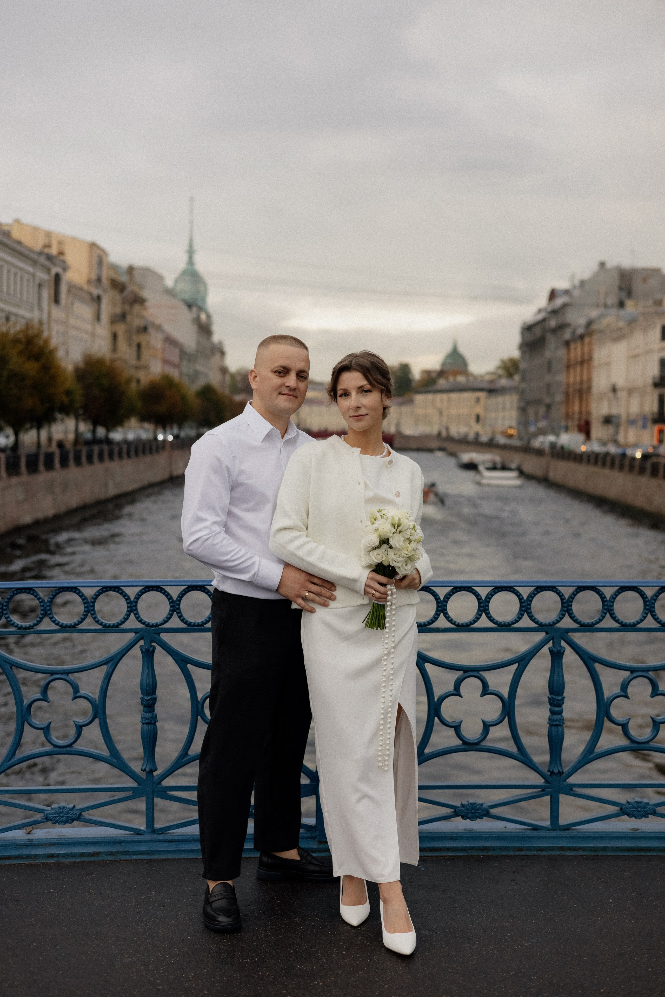 Свадебная прогулка у Исаакия. Свадебный фотограф в Санкт-Петербурге Ксения Кобышева