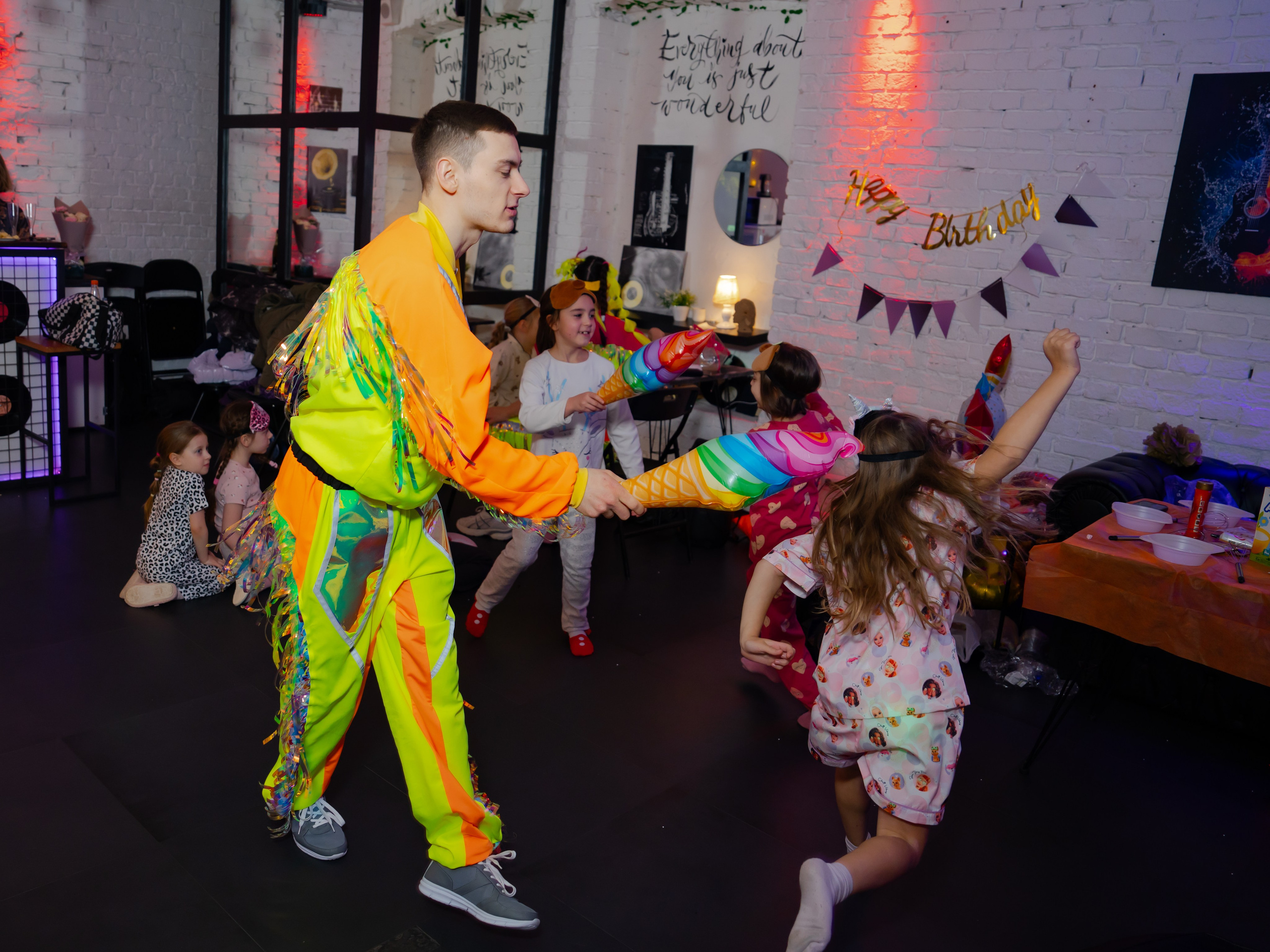 Битва подушками. Крамер Юлиана детский и семейный фотограф