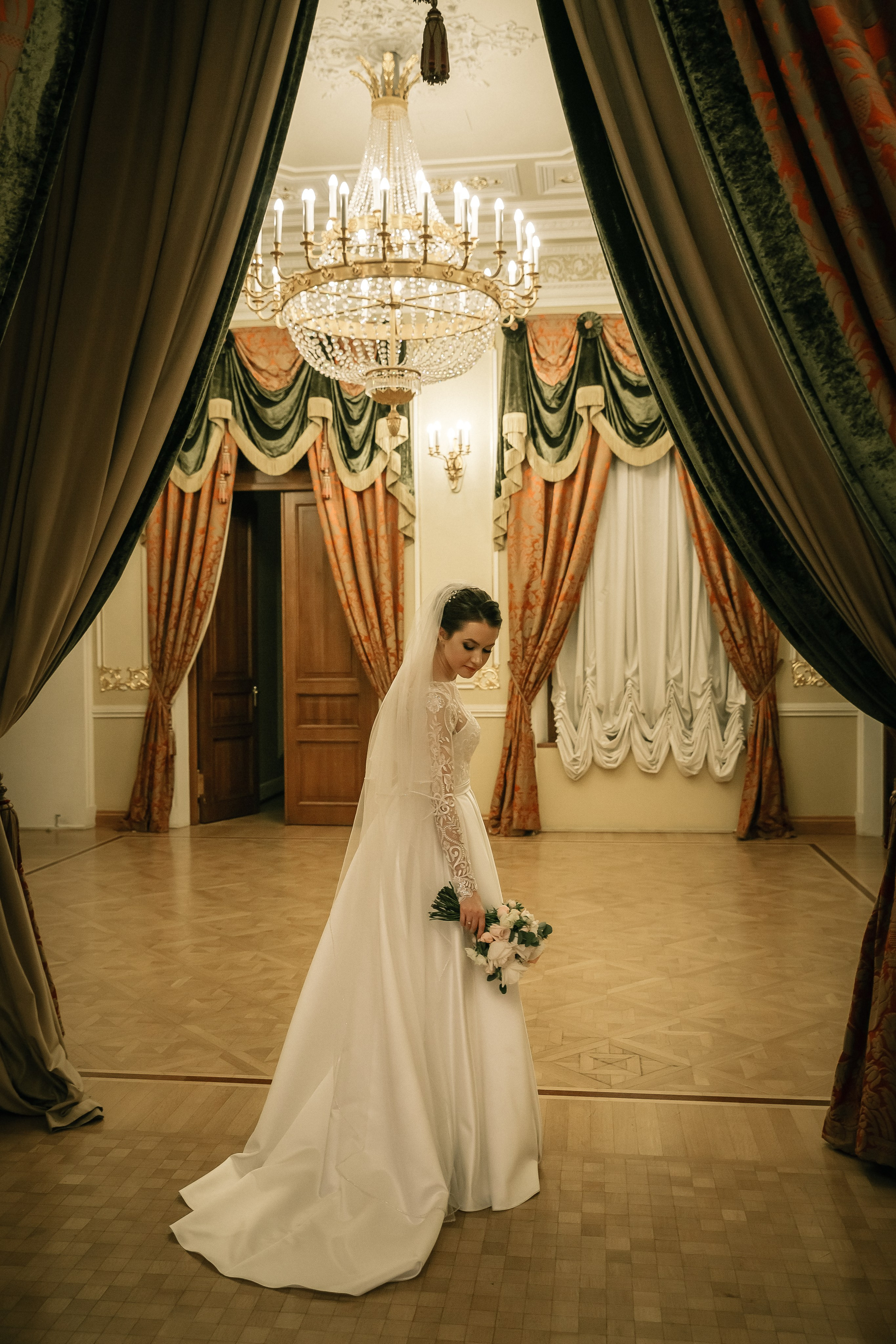 ОКТЯБРЬ | Дворец № 1 Талион, Особняк военного министра. Свадебный фотограф в Санкт-Петербурге Полина Корзухина