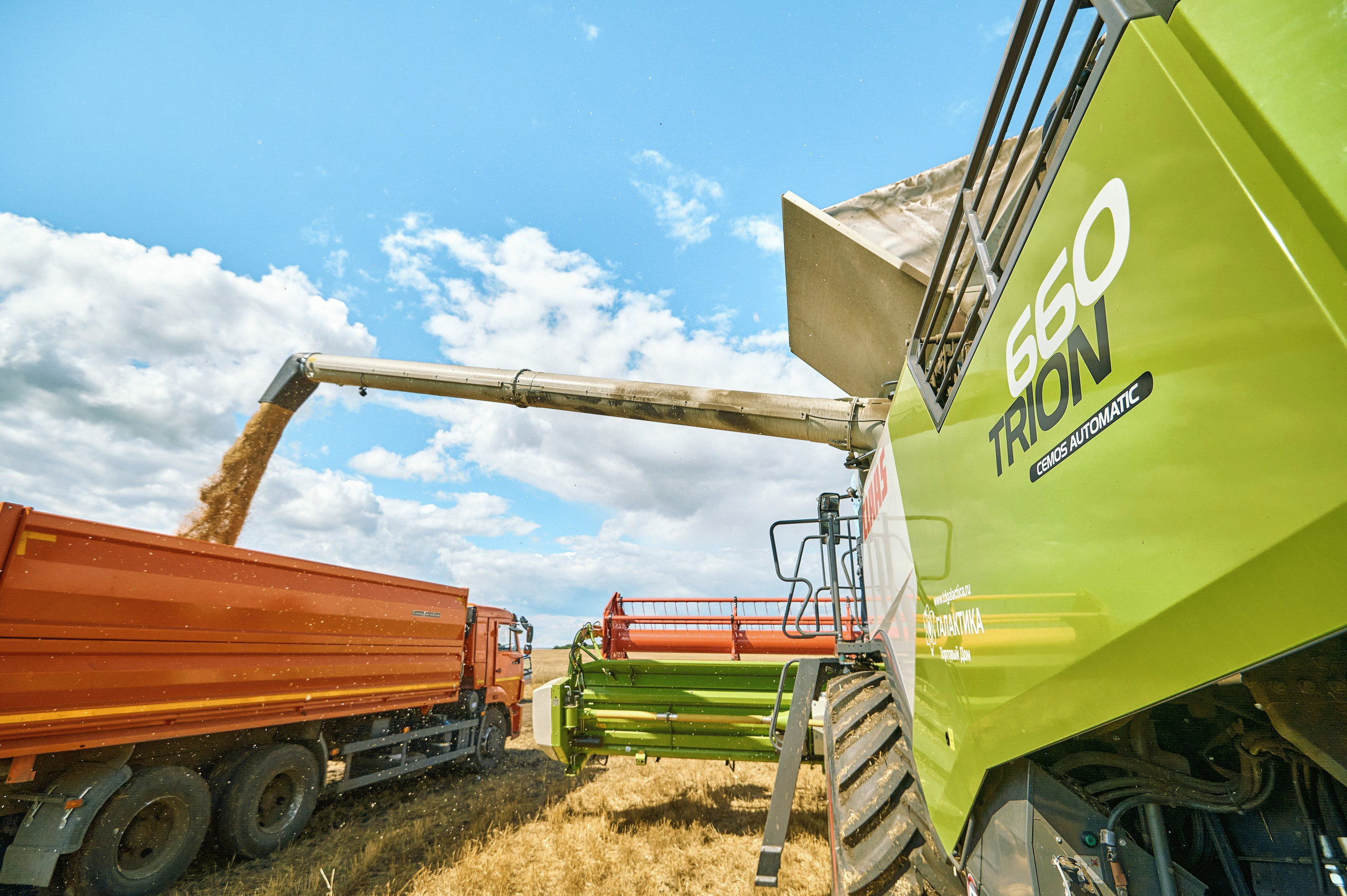 Портфолио репортажной фотосъёмки: сельхозтехника "Галактика". Фотограф Яковлев Роман — Красноярск