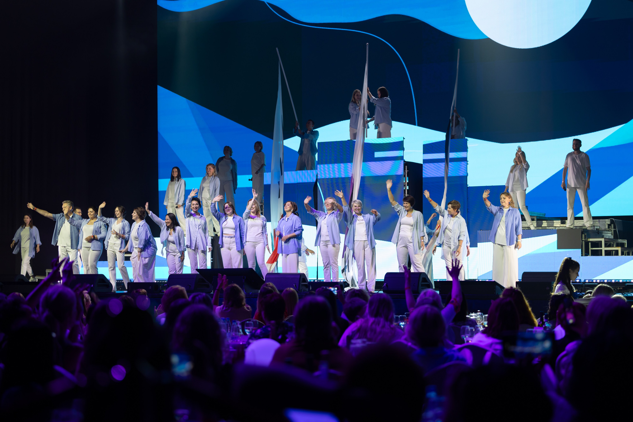 Оптик центр 25 лет. Фотограф свадебный, репортажный, индивидуальный, фото для маркетплейсов, брендов, автосалонов