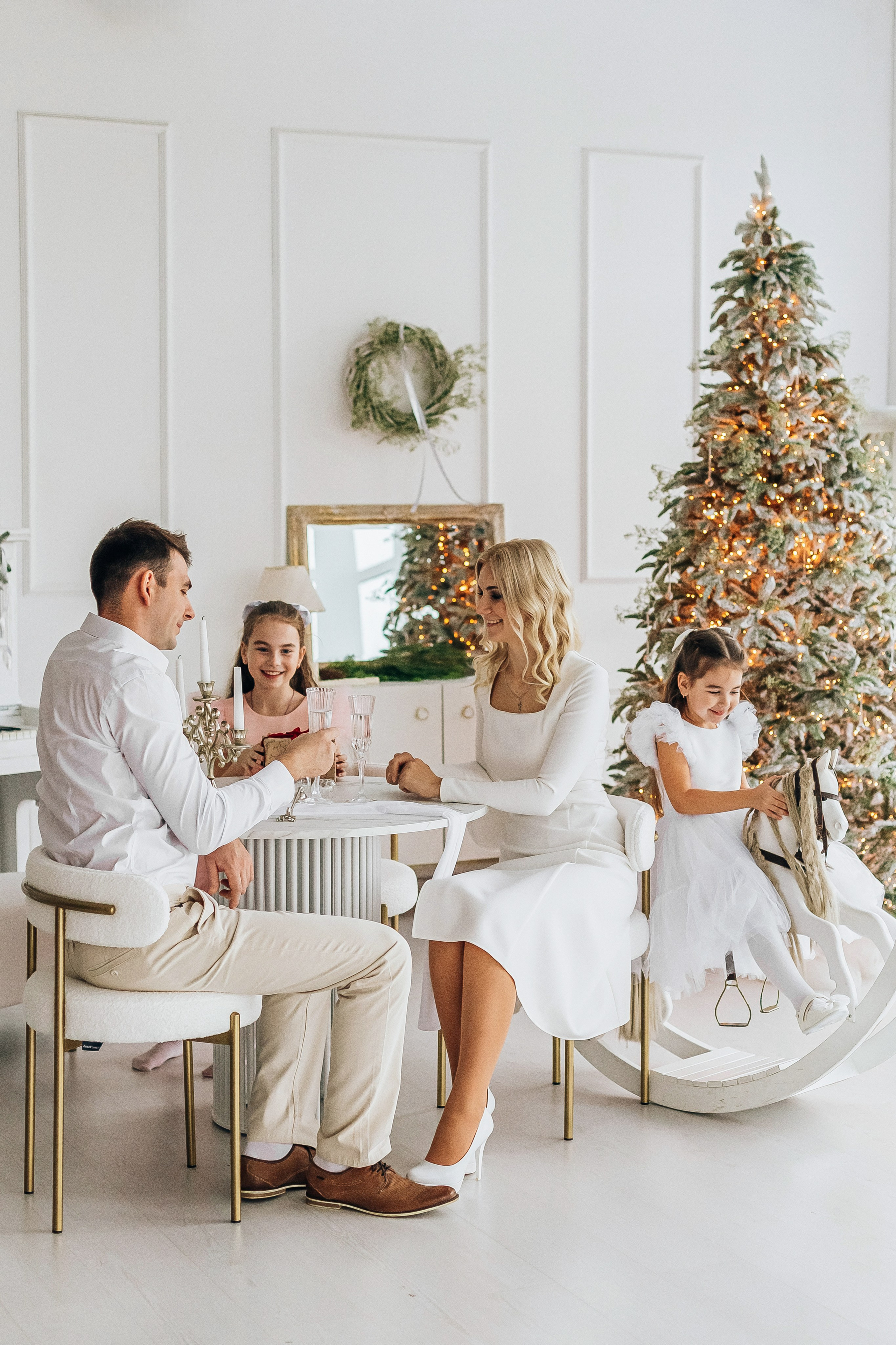 Семейная новогодняя фотосессия. Портретный и семейный фотограф в Минске