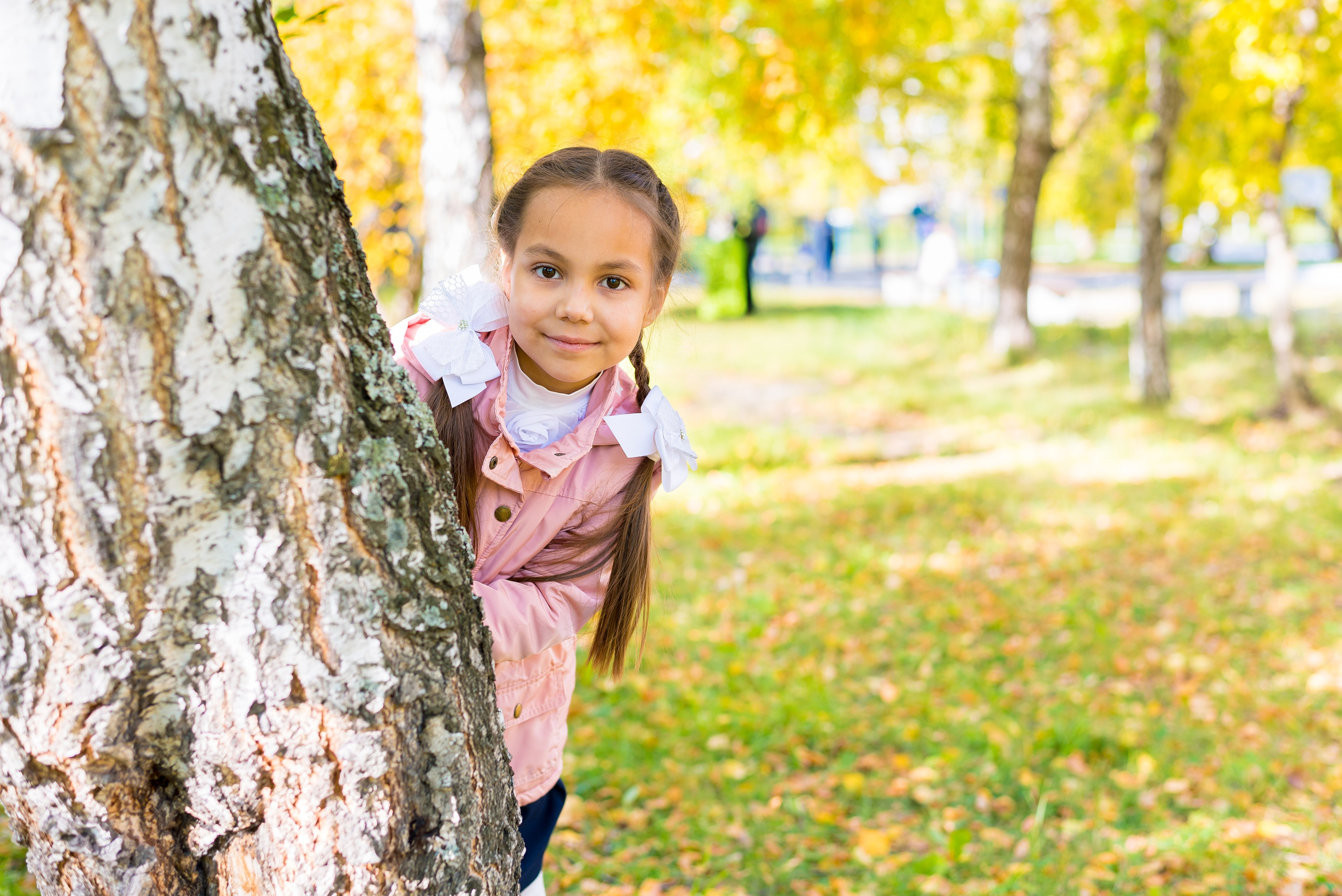 В школьном дворе, парке. Детский фотограф в Екатеринбурге и Берёзовском Евгений Кондаков