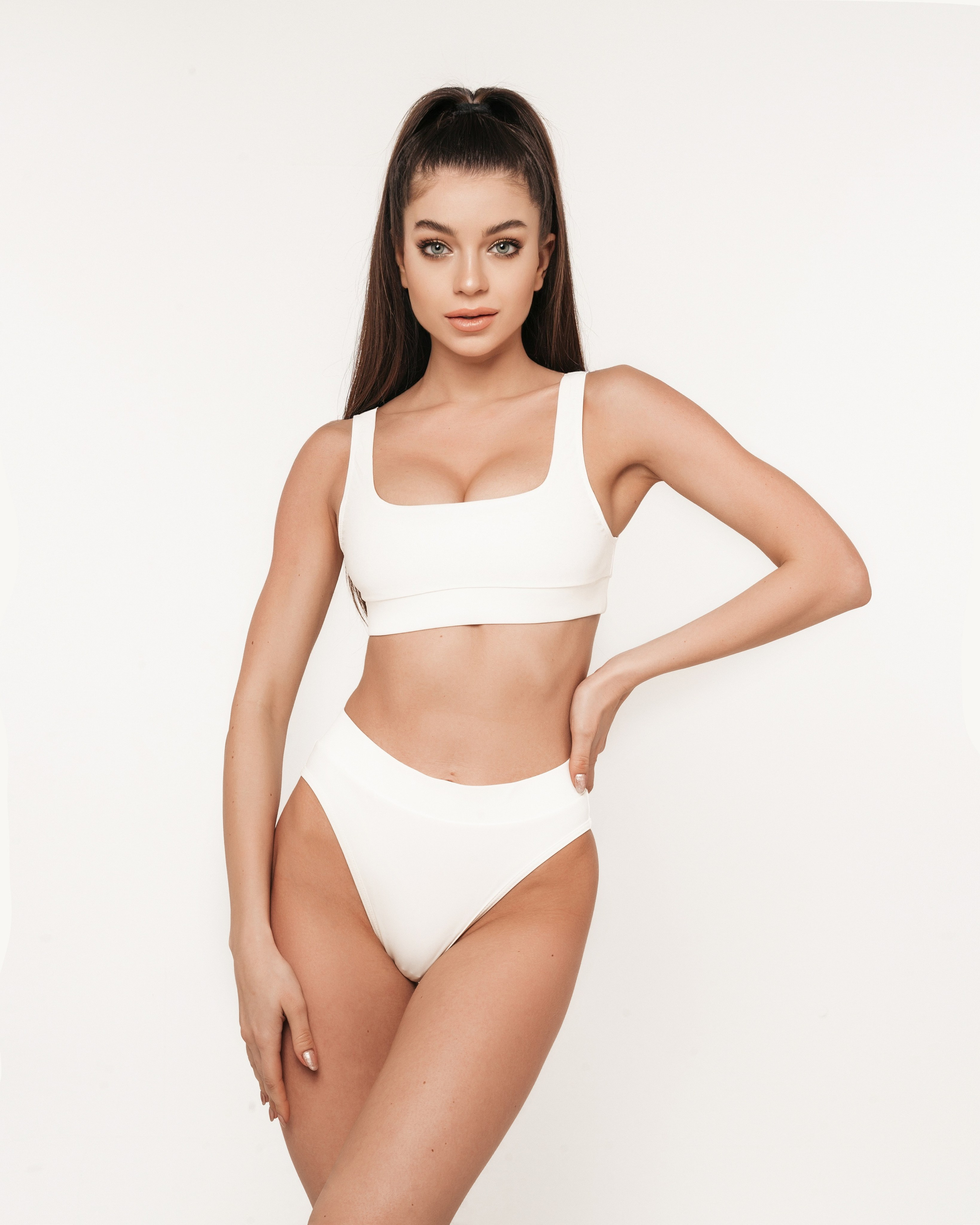 Анна, 40-42 р-р, 168 рост. KED Production — продакшн из СПб. Создаём фото, видео и контент, который помогает брендам и селлерам продавать больше