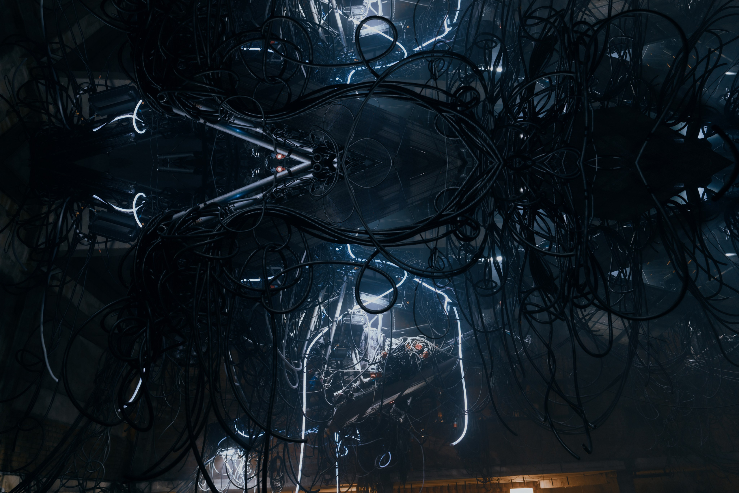 Outline 2024. @tomrus: Рустам Шагиморданов — фотограф