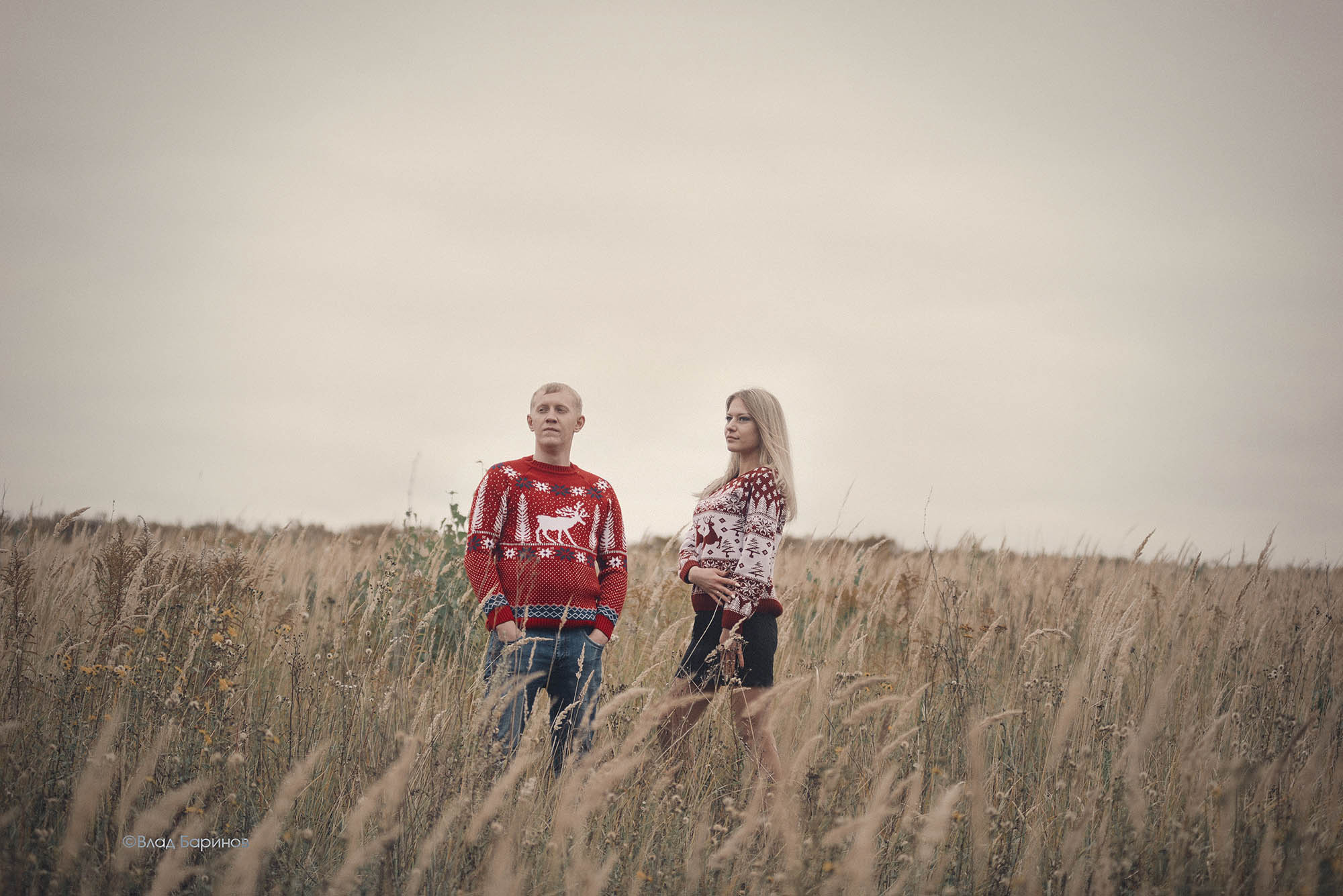 Фотосессия для пары в поле