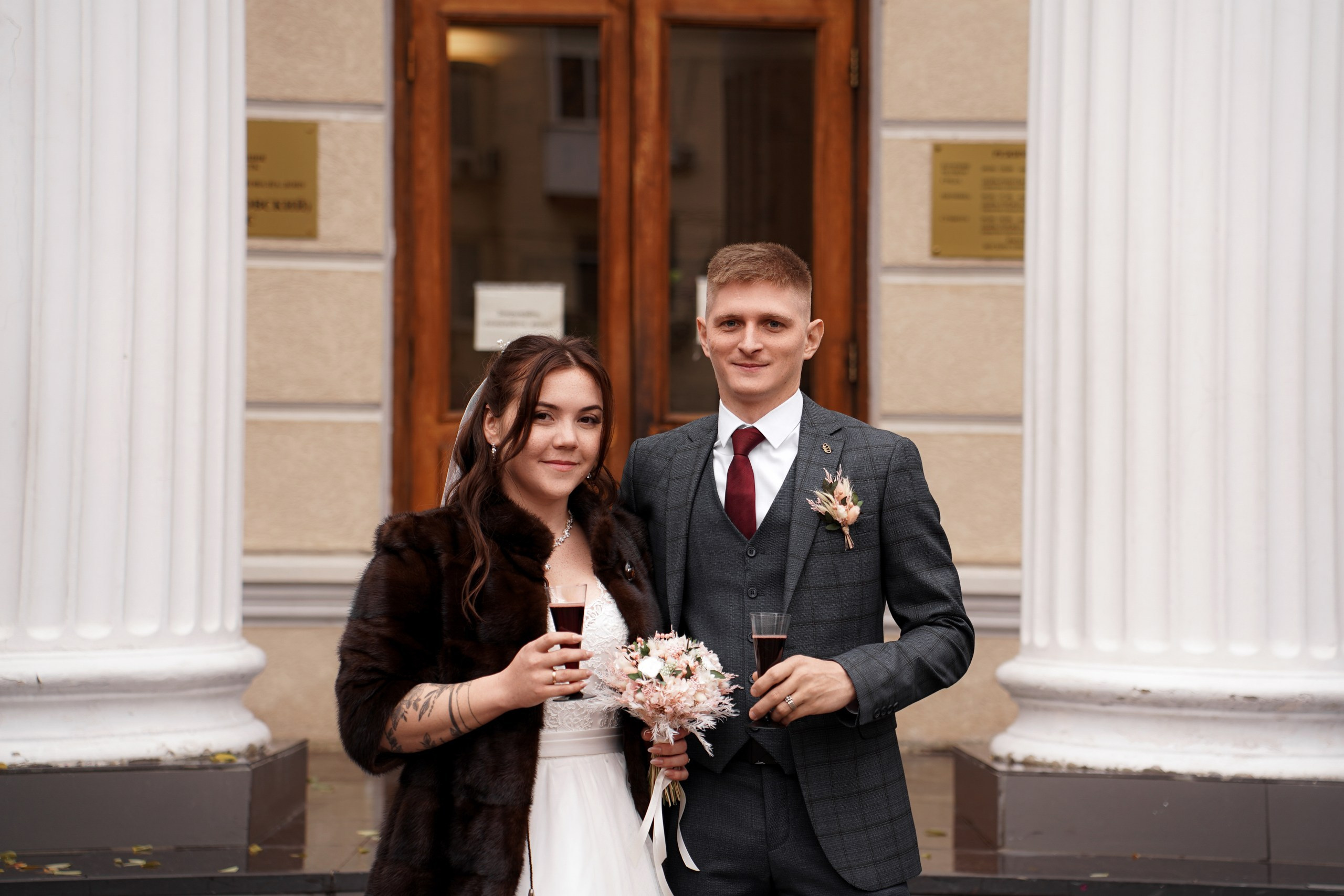 Свадебная фотосессия в Кировском ЗАГСе в Ростове-на-Дону. Фотограф Алёна Чёботова. Свадебный фотограф в Ростове-на-Дону. Таинство Крещения и Венчания, семейные фотосессии. Алёна Чёботова