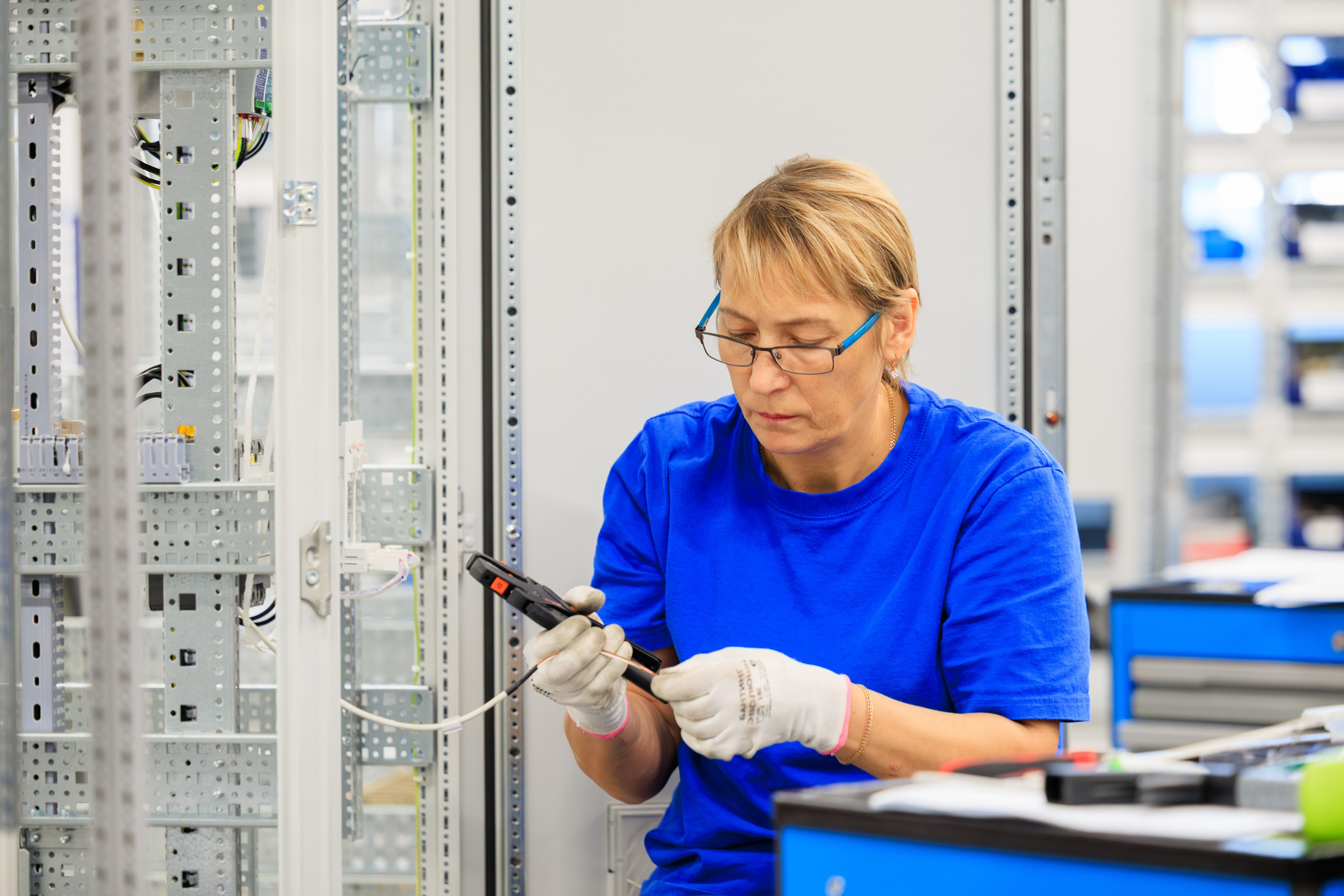 Вольтаг — Экскурсия по производству. Контент для бизнеса в Екатеринбурге Полдень Медиа