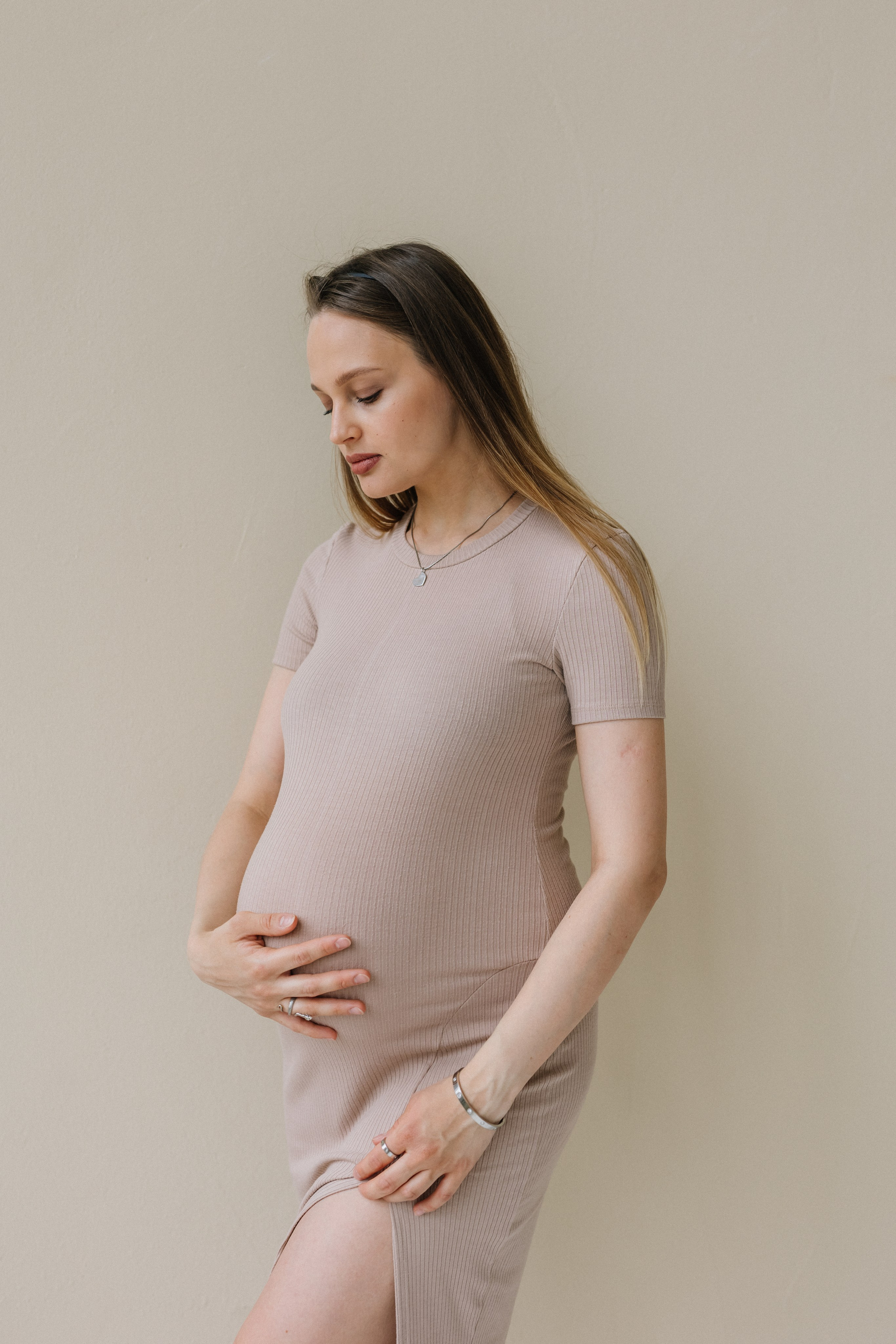 Беременность в интерьерном зале. Семейный фотограф Обнинск