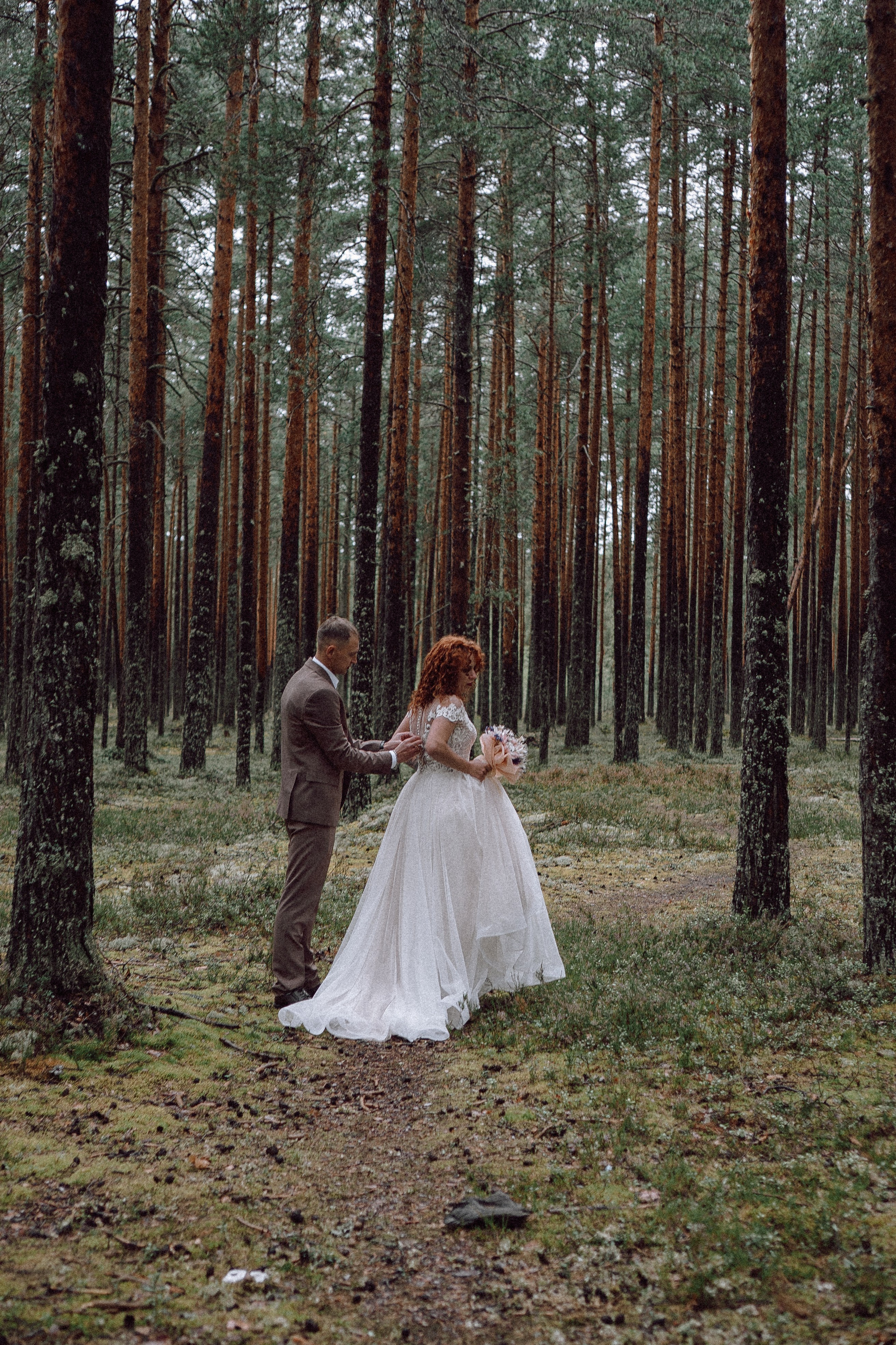 СВАДЕБНАЯ ФОТОСЕССИИЯ ПАРЫ В ГОРОДЕ ПРИОЗЕРСК В СОСНОВОМ ЛЕСУ И С ПИКАПОМ. Профессиональный фотограф, Санкт-Петербург — Виктория Богомолова