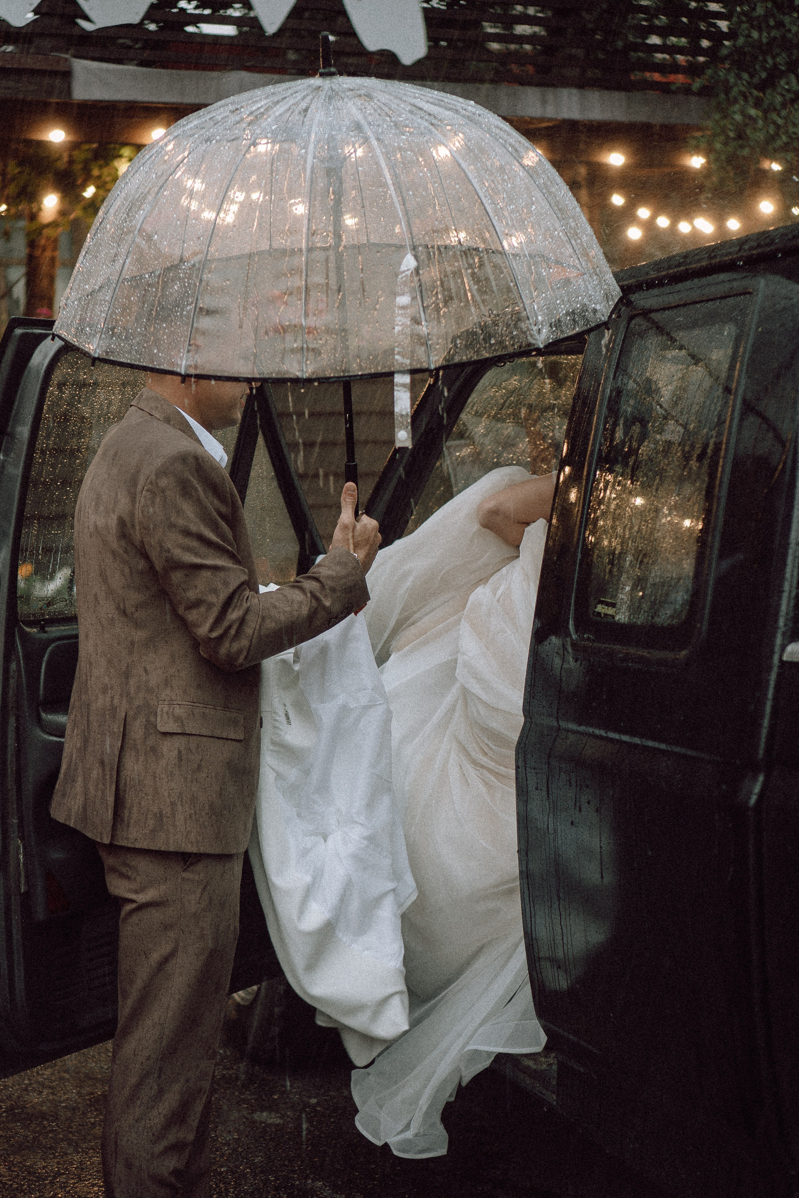 СВАДЕБНАЯ ФОТОСЕССИИЯ ПАРЫ В ГОРОДЕ ПРИОЗЕРСК В СОСНОВОМ ЛЕСУ И С ПИКАПОМ. Профессиональный фотограф, Санкт-Петербург — Виктория Богомолова