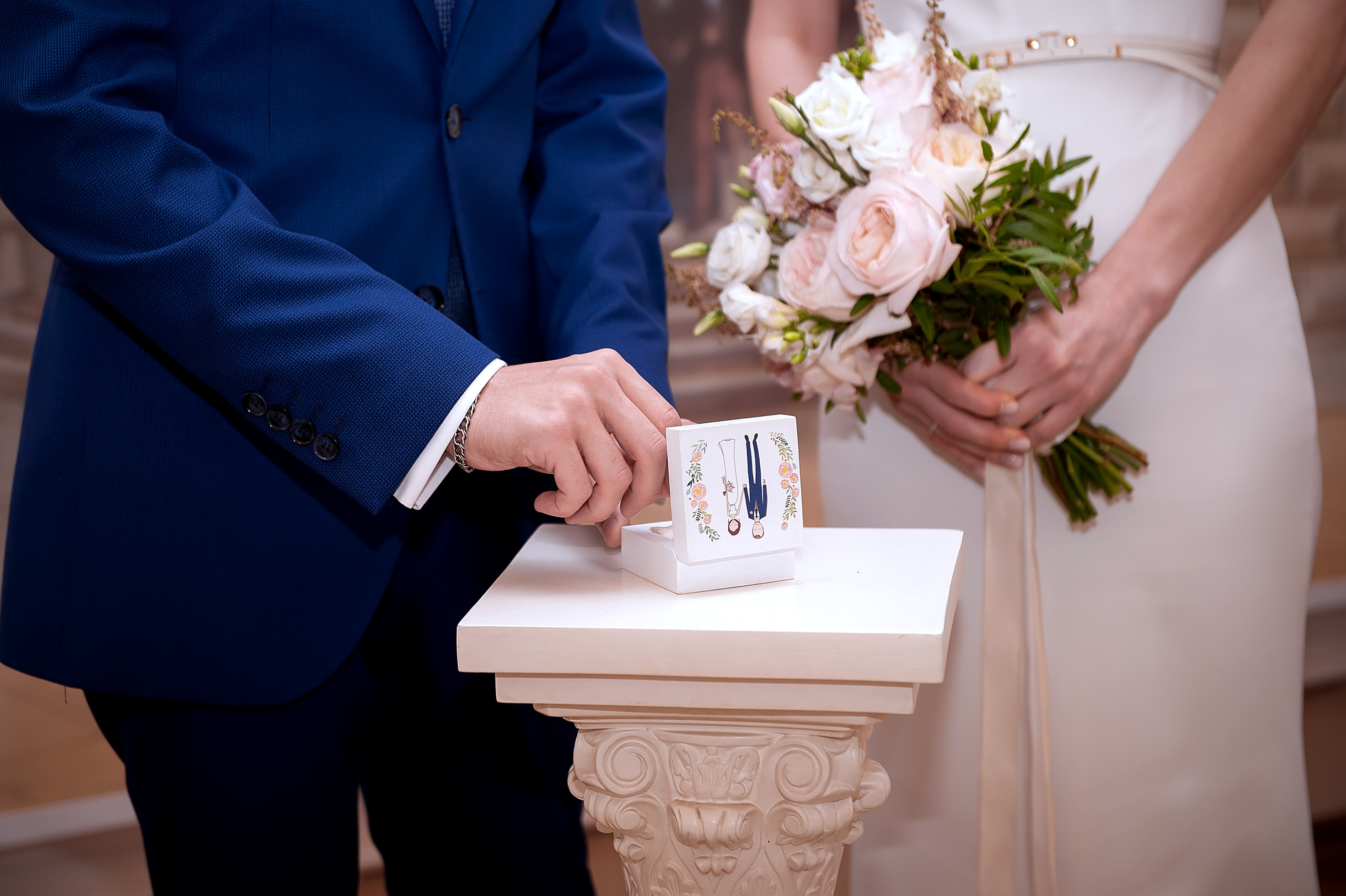 Утро невесты в Конгресс-отеле Ареал с фотосессией в парке Сад будущего. Свадебный и семейный фотограф Виктория Носачёва. Щелково, Москва и МО