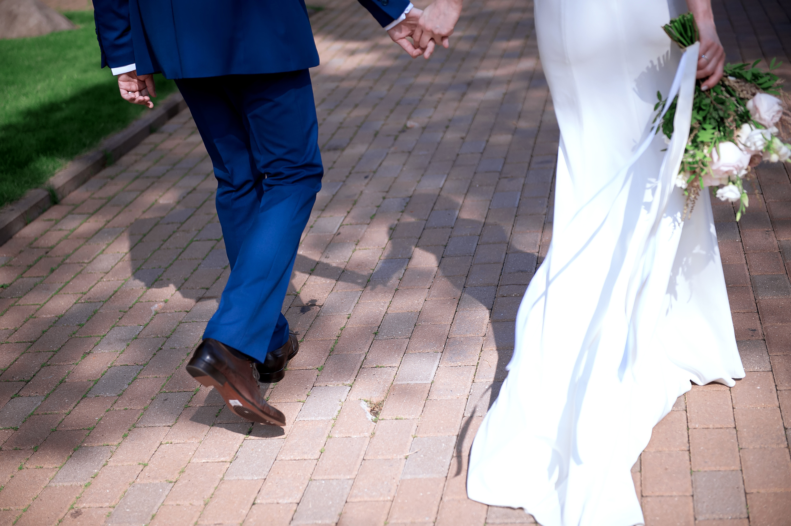 Утро невесты в Конгресс-отеле Ареал с фотосессией в парке Сад будущего. Свадебный и семейный фотограф Виктория Носачёва. Щелково, Москва и МО