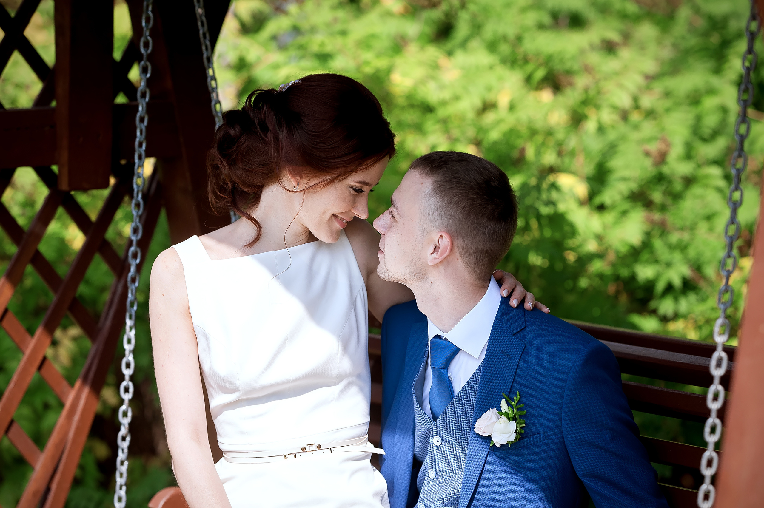 Утро невесты в Конгресс-отеле Ареал с фотосессией в парке Сад будущего. Свадебный и семейный фотограф Виктория Носачёва. Щелково, Москва и МО