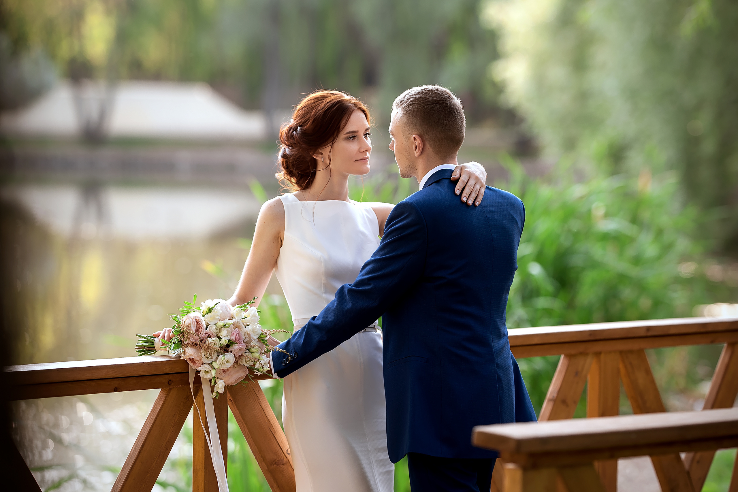 Утро невесты в Конгресс-отеле Ареал с фотосессией в парке Сад будущего. Свадебный и семейный фотограф Виктория Носачёва. Щелково, Москва и МО