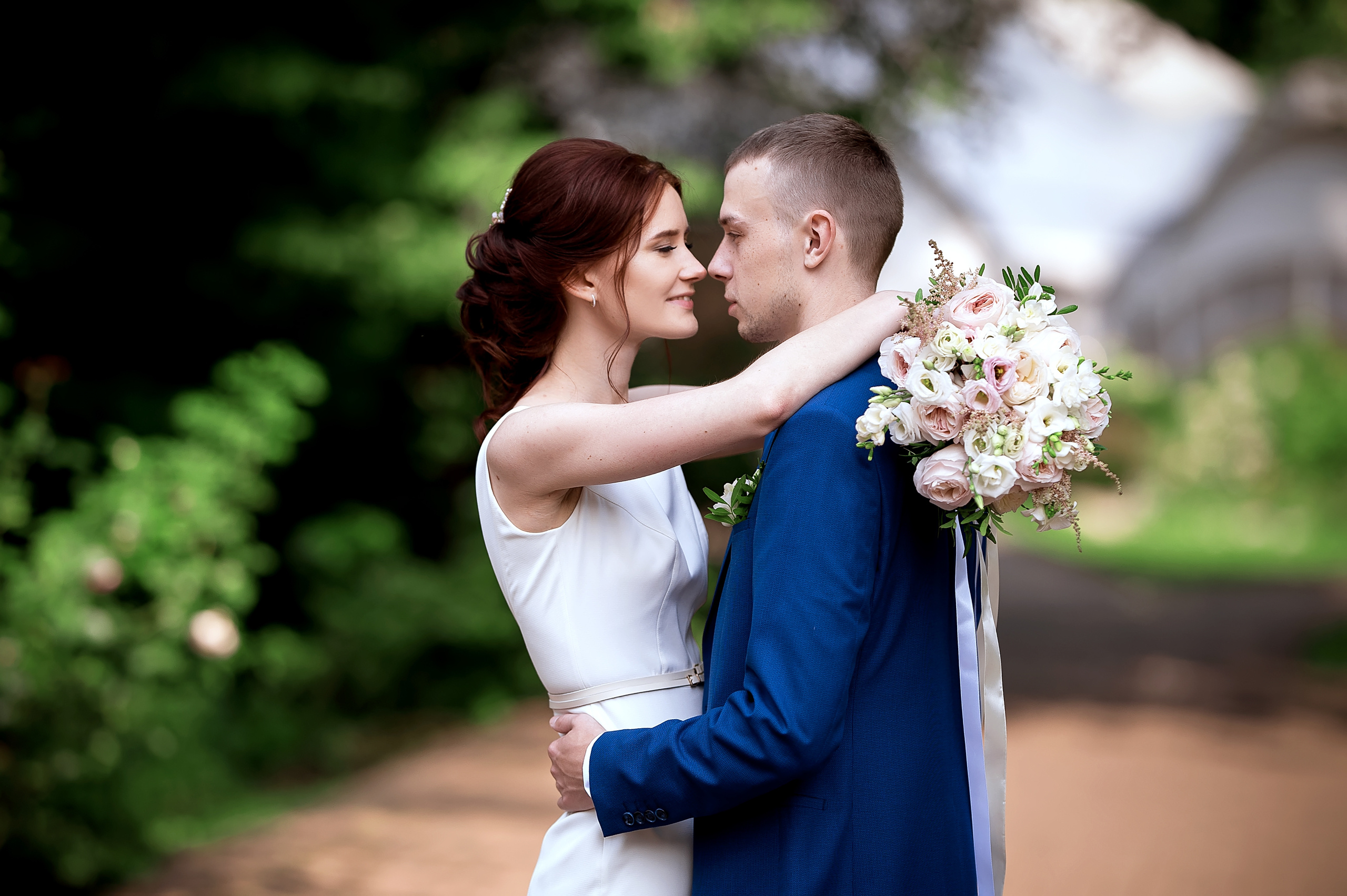 Утро невесты в Конгресс-отеле Ареал с фотосессией в парке Сад будущего. Свадебный и семейный фотограф Виктория Носачёва. Щелково, Москва и МО