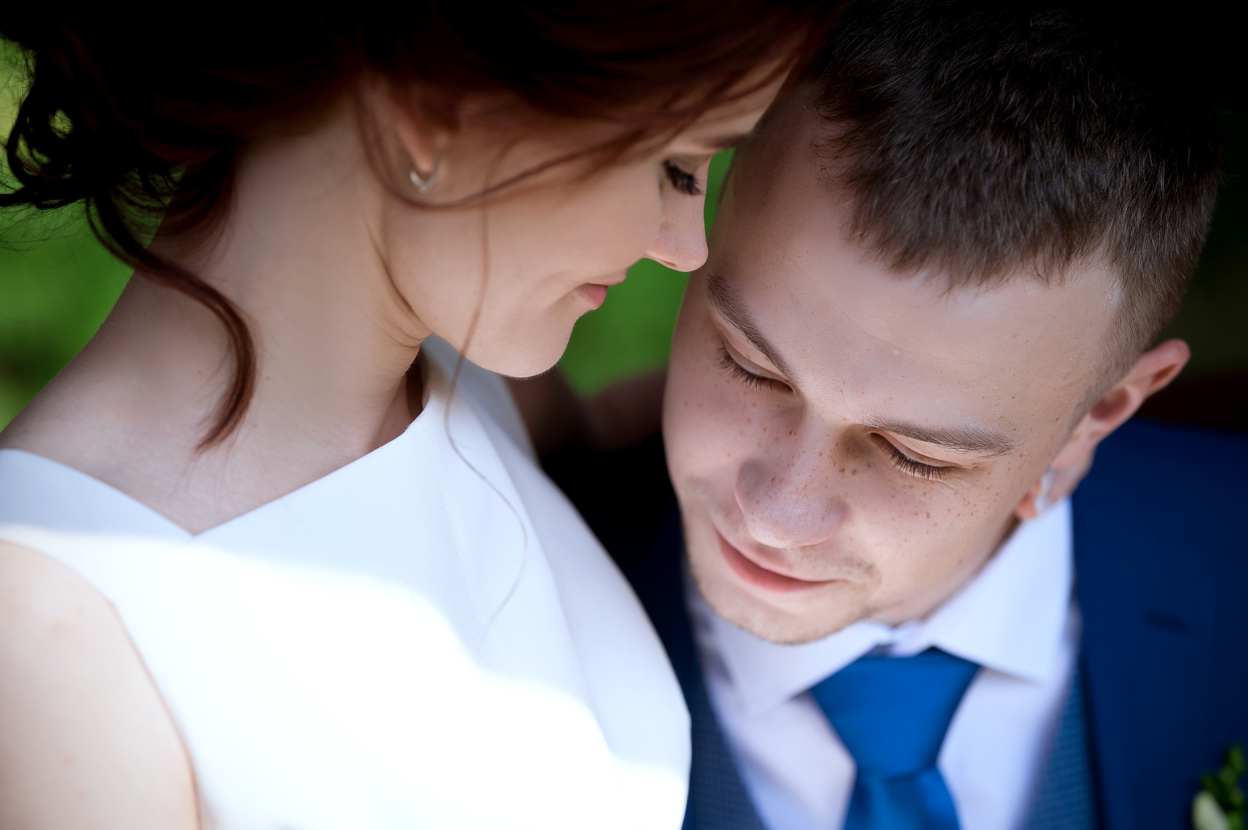 Утро невесты в Конгресс-отеле Ареал с фотосессией в парке Сад будущего. Свадебный и семейный фотограф Виктория Носачёва. Щелково, Москва и МО