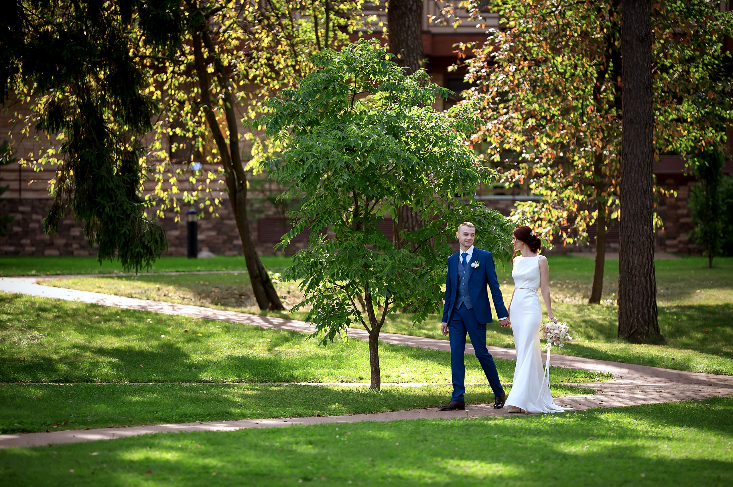 Свадебная фотопрогулка в конгресс-отеле "Ареал".