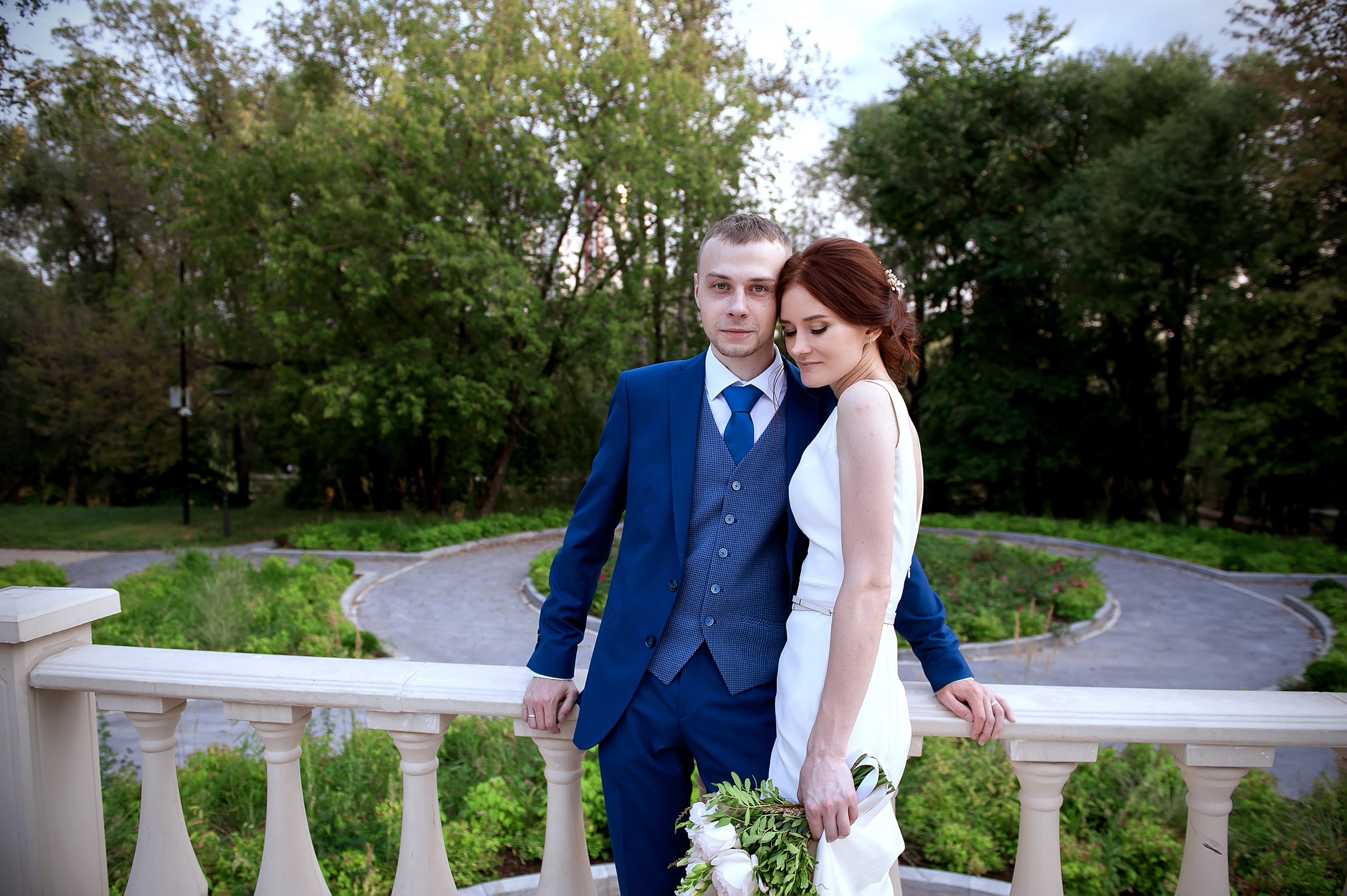 Утро невесты в Конгресс-отеле Ареал с фотосессией в парке Сад будущего. Свадебный и семейный фотограф Виктория Носачёва. Щелково, Москва и МО