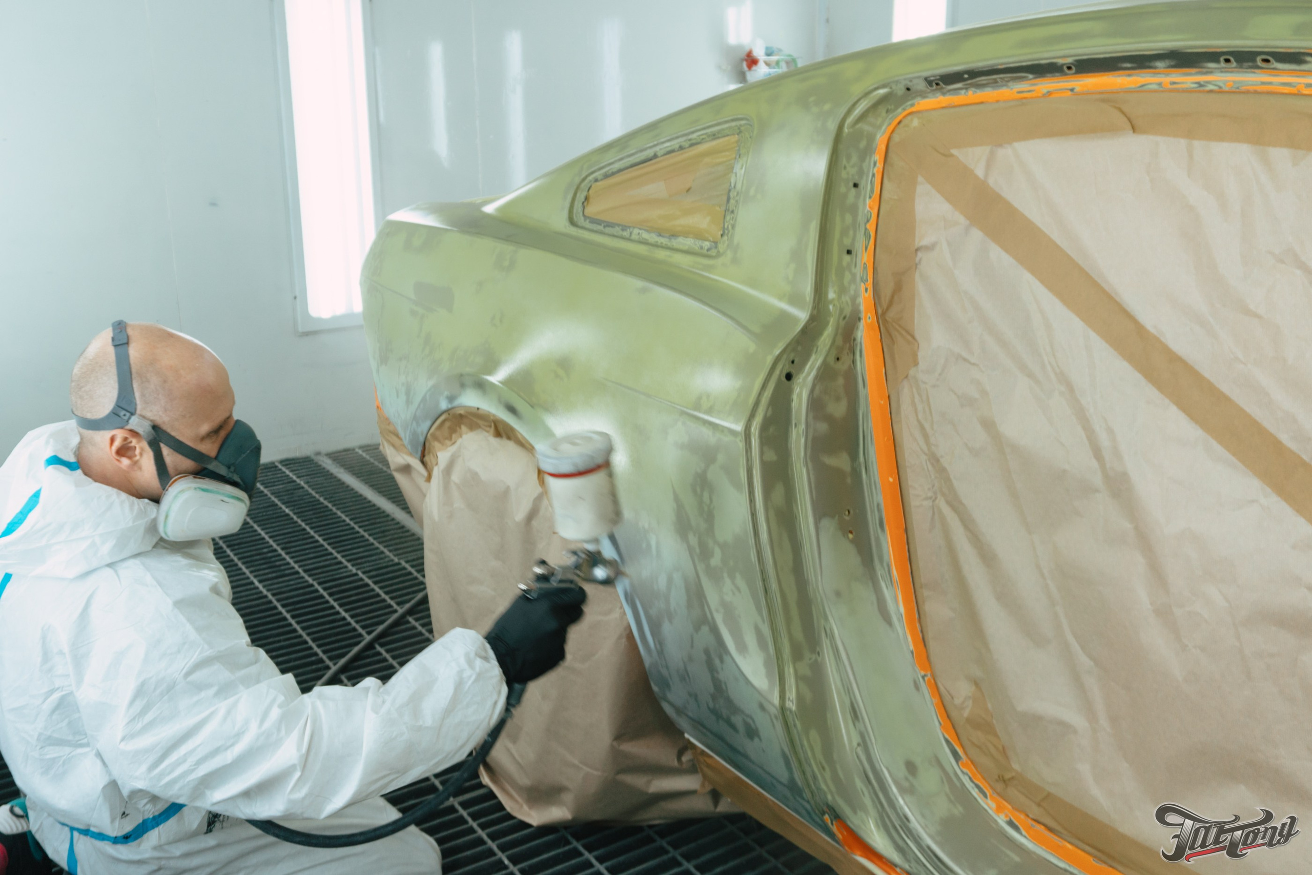 Ford Mustang Roush оранжевый окрас кузова и выкрас полос. DeLorein