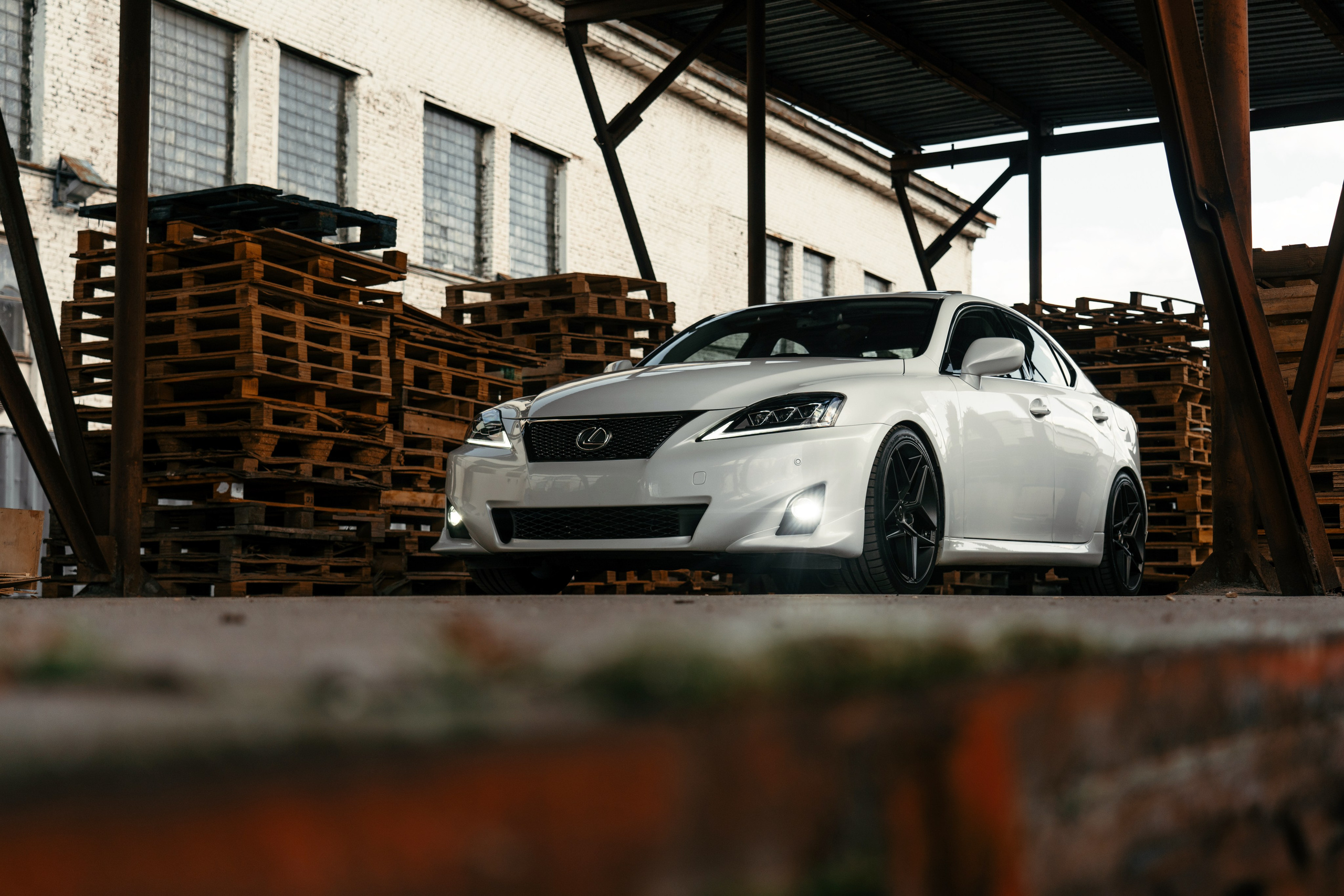 Lexus is250 sd_mov. DeLorein