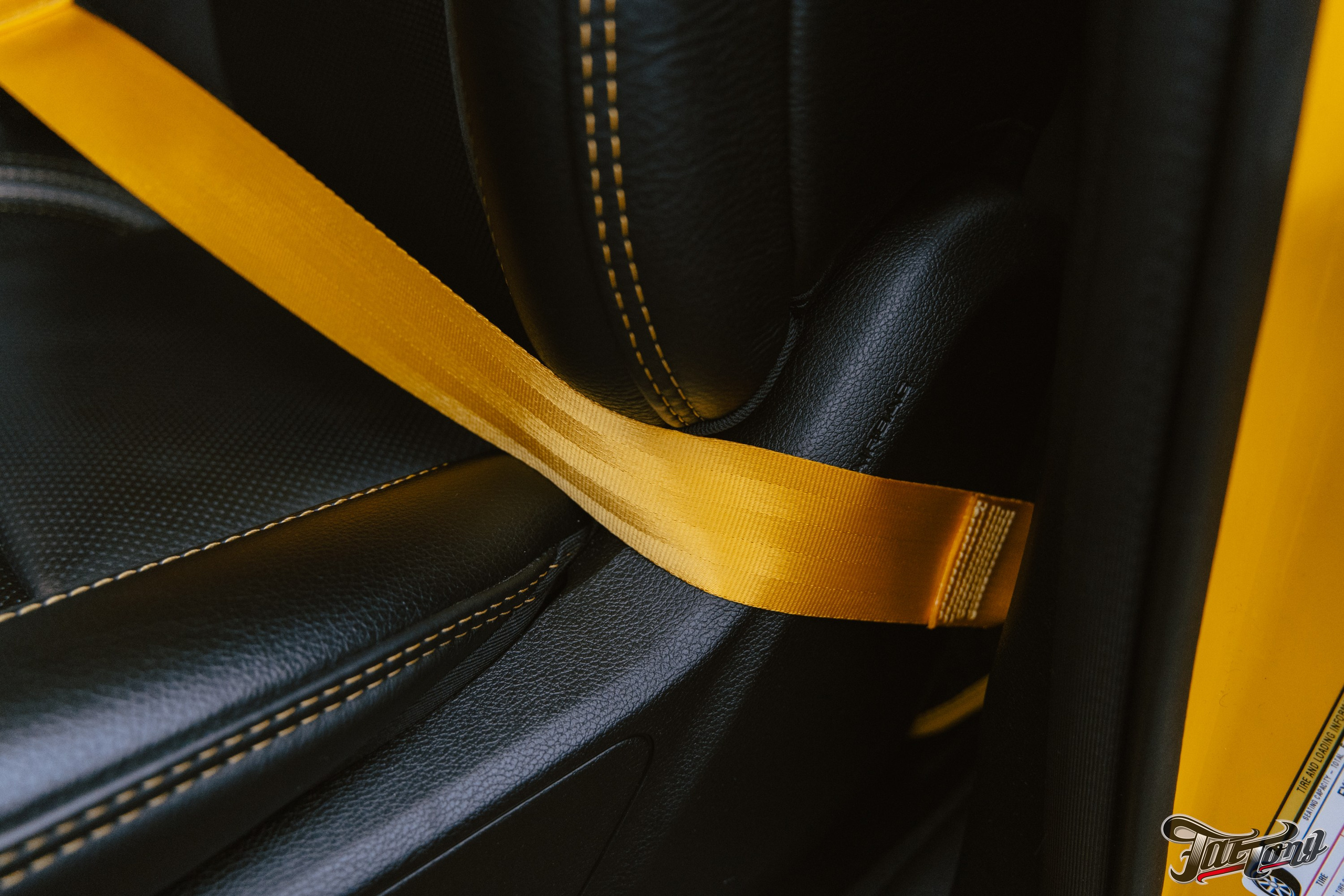 RAM TRX замена ремней безопасности и оклейка в полиуретан. DeLorein