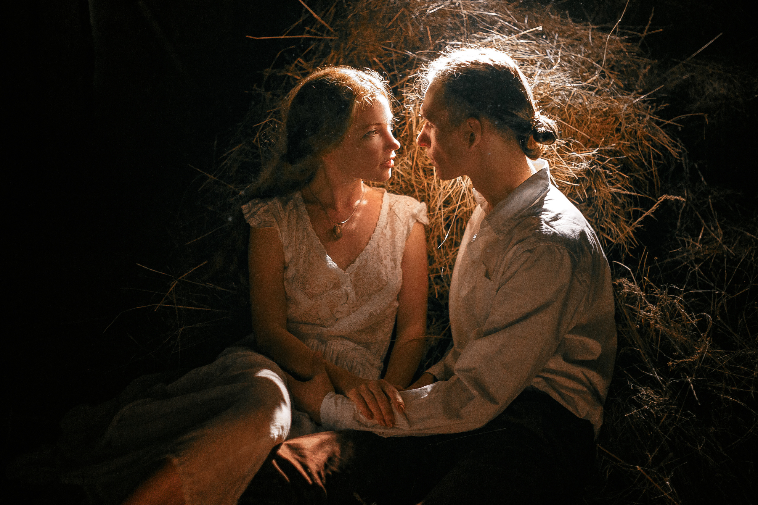 Свадебный фотограф в Краснодаре. Свадебные фотосессии. Love-story. Молодожены. Свадьба. Пара в стогу