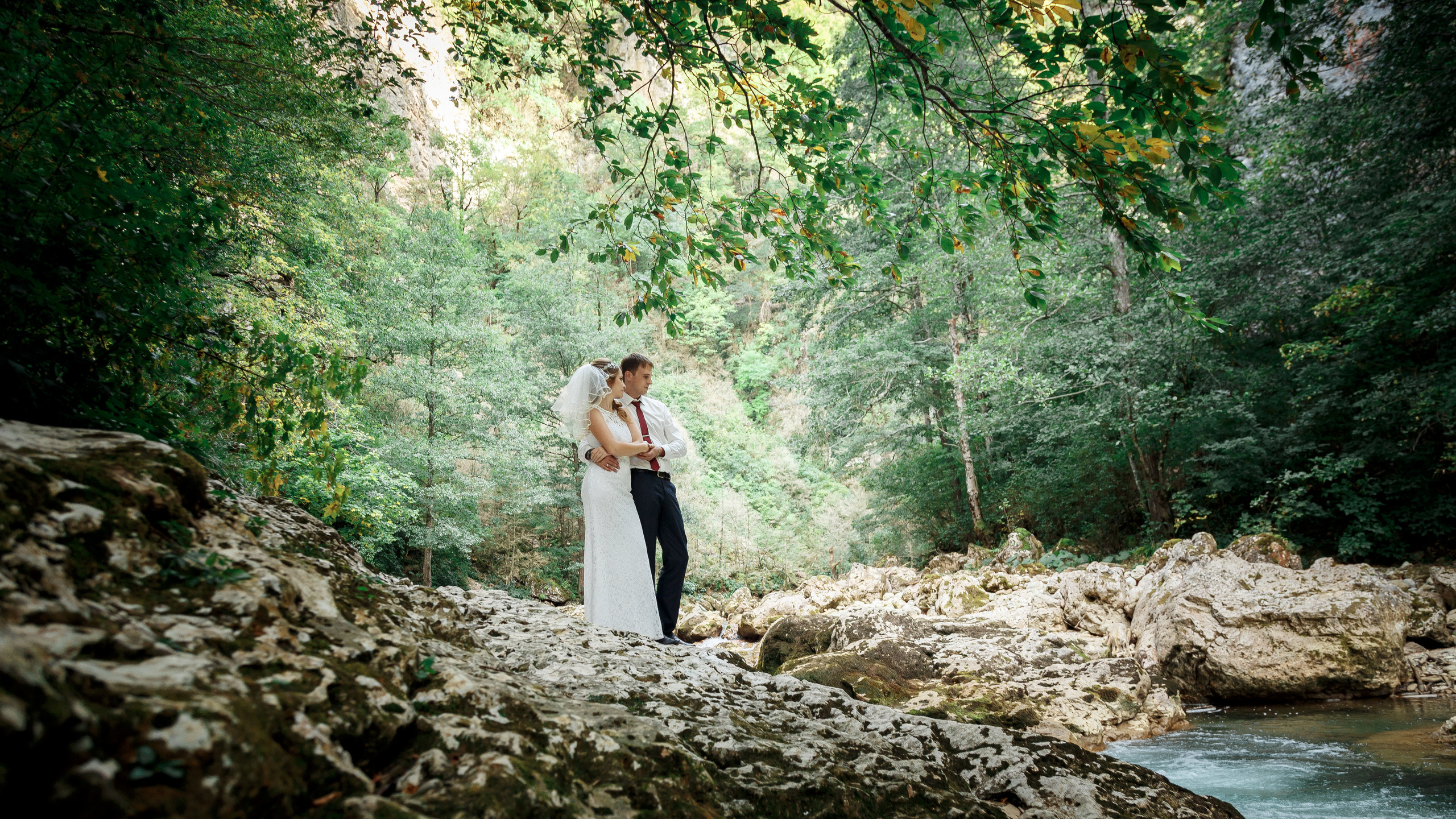 Свадебный фотограф в Краснодаре. Свадебные фотосессии. Love-story. Молодожены. В горах.