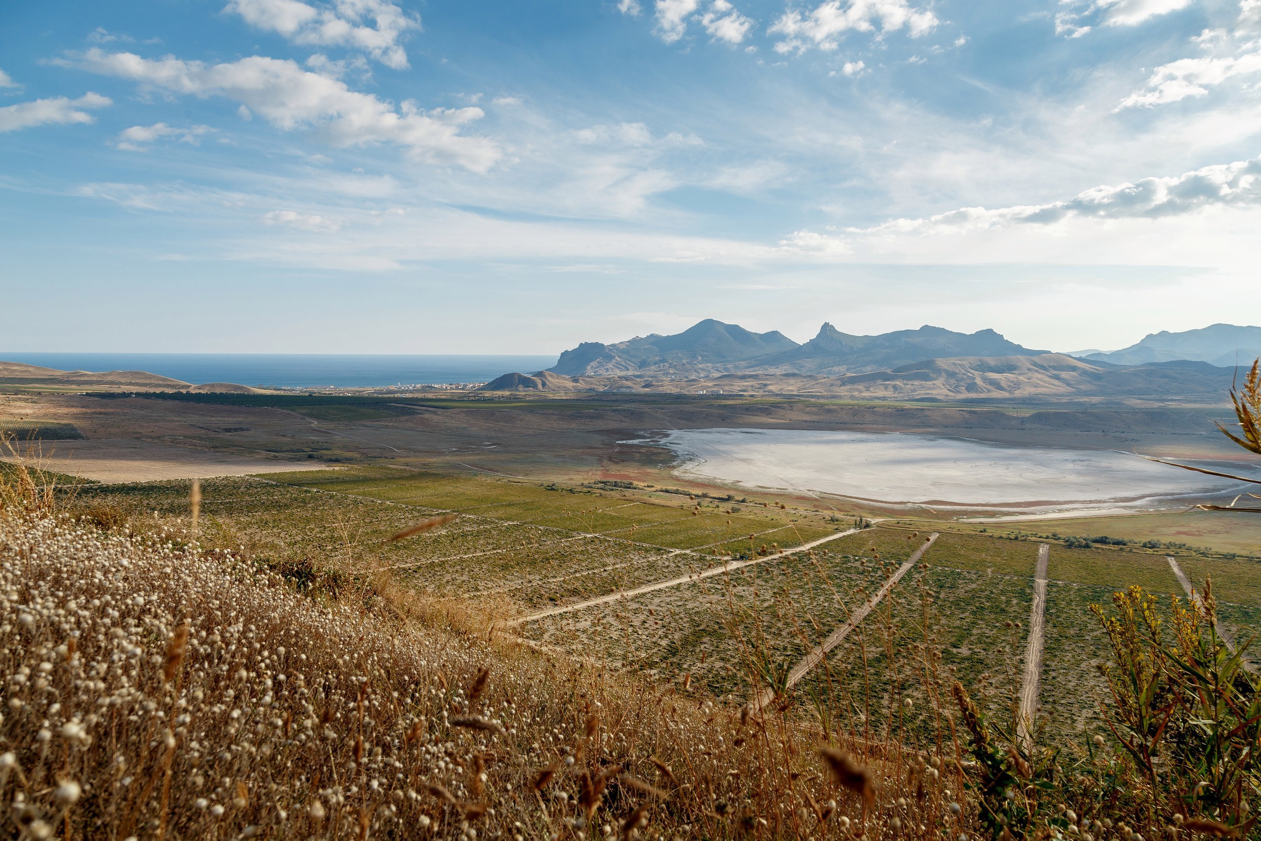 Пейзаж, природа, путешествие, воздух, красивые пейзажи прогулки,  travel-фотография, путешествующий фотограф, Россия, крым, горы, озеро, летний пейзаж