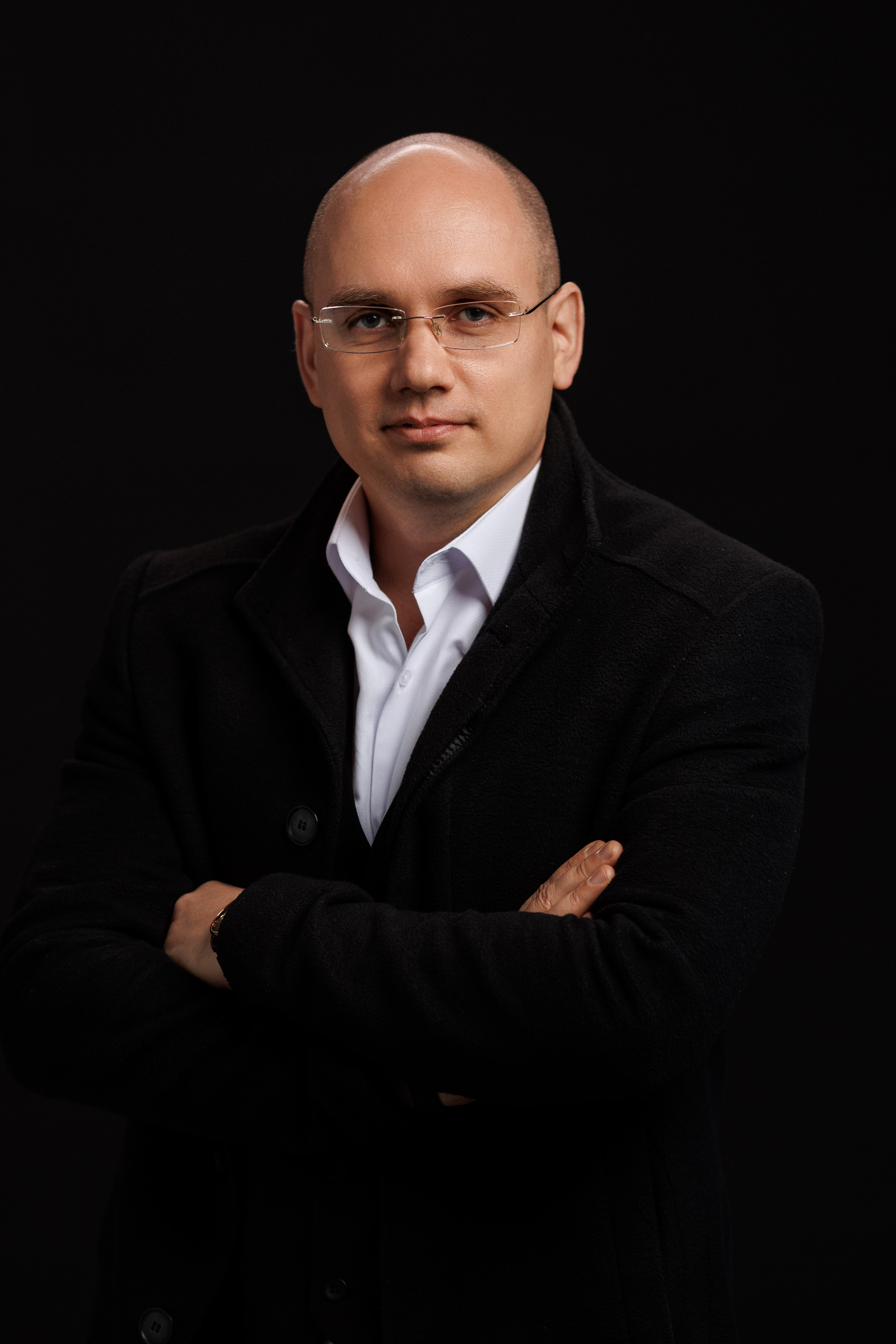 Денис Незов предприниматель деловой портрет, фотосессия в астрахани, фотосъемка для выборов,  бизнес портрет, фотограф в астрахани, деловая съемка