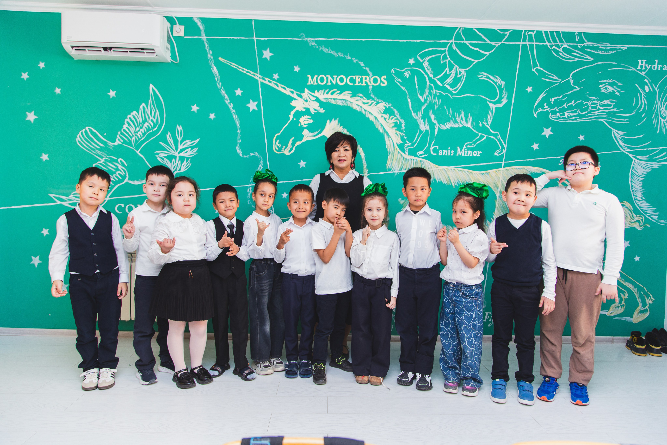 Sova School Атырау. Рекламный и портретный фотограф в Алматы — Серекпаев Танирхан