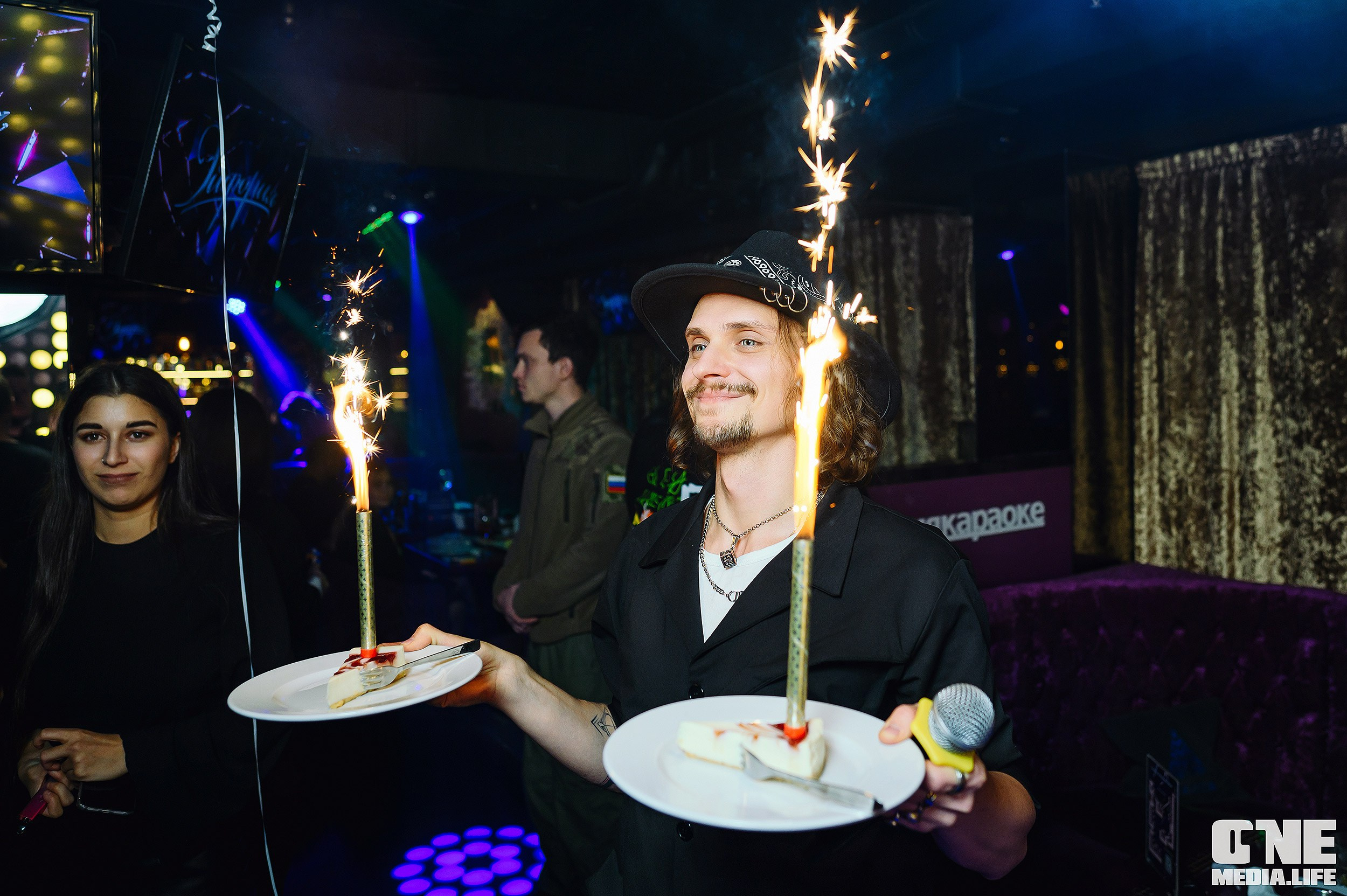 Фоторепортаж из караоке-клуба Эйфория. One Media Life: фоторепортажи, фотоотчеты с мероприятий и заведений