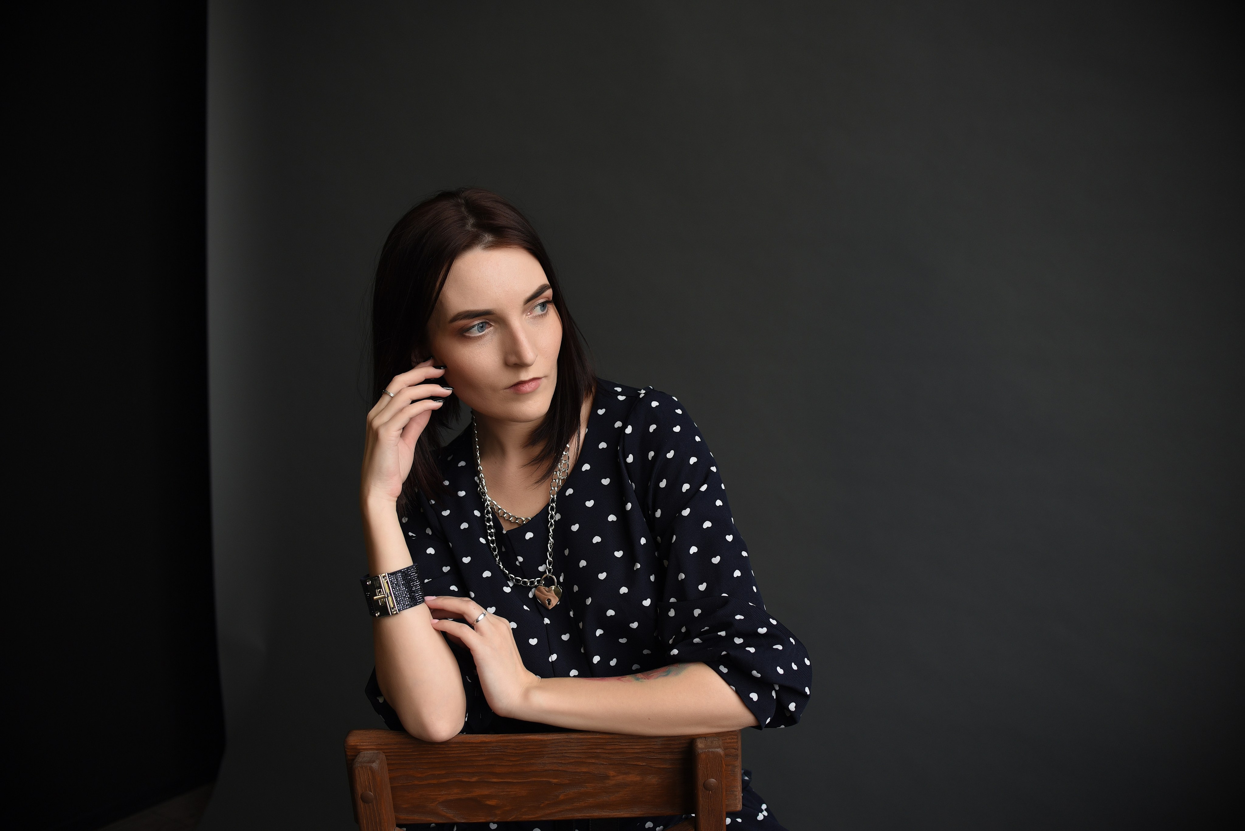 Индивидуальная студийная. Свадебный, семейный, детский, контент фотограф в Омске Максим Ильин