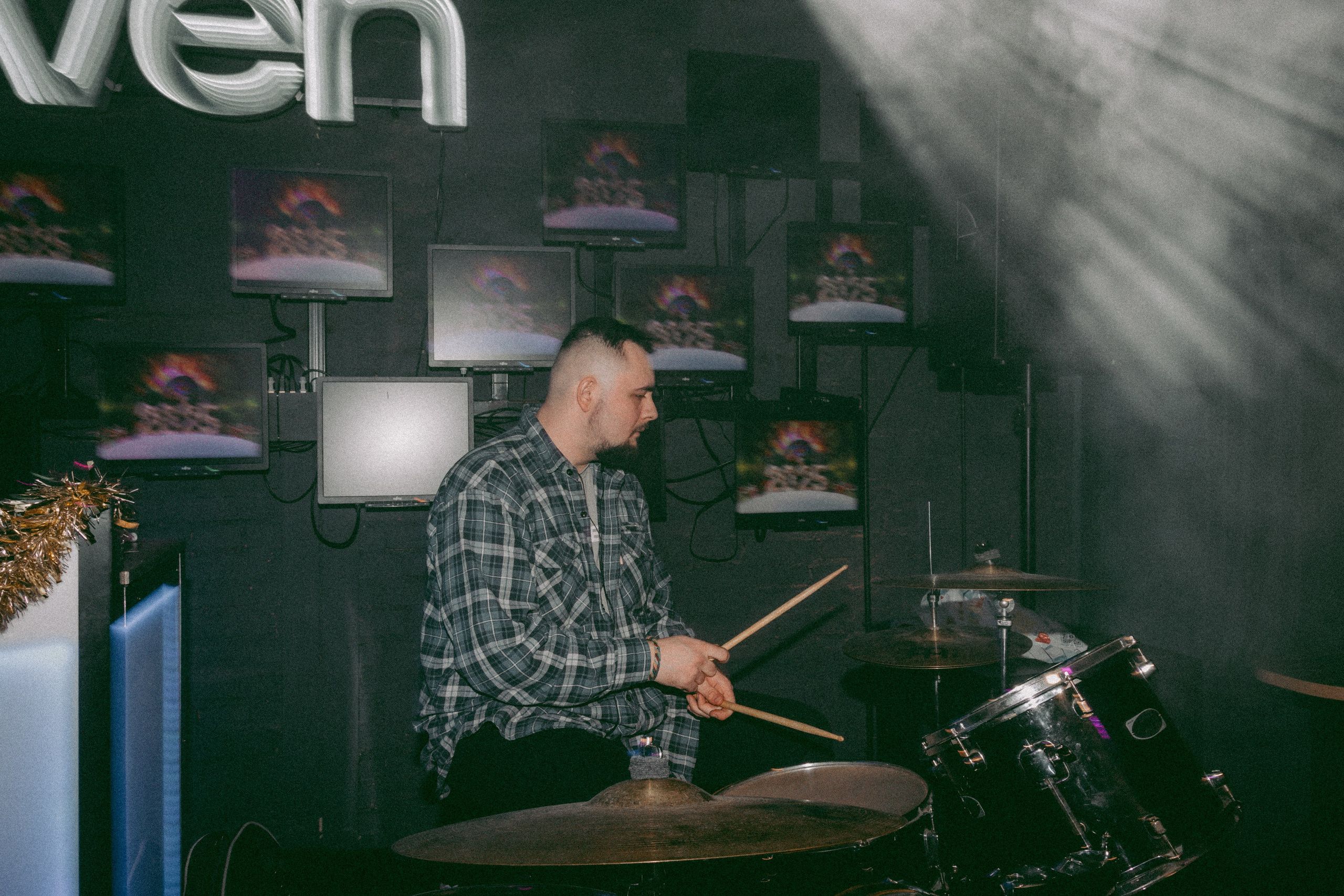 SEVEN bar — New Year