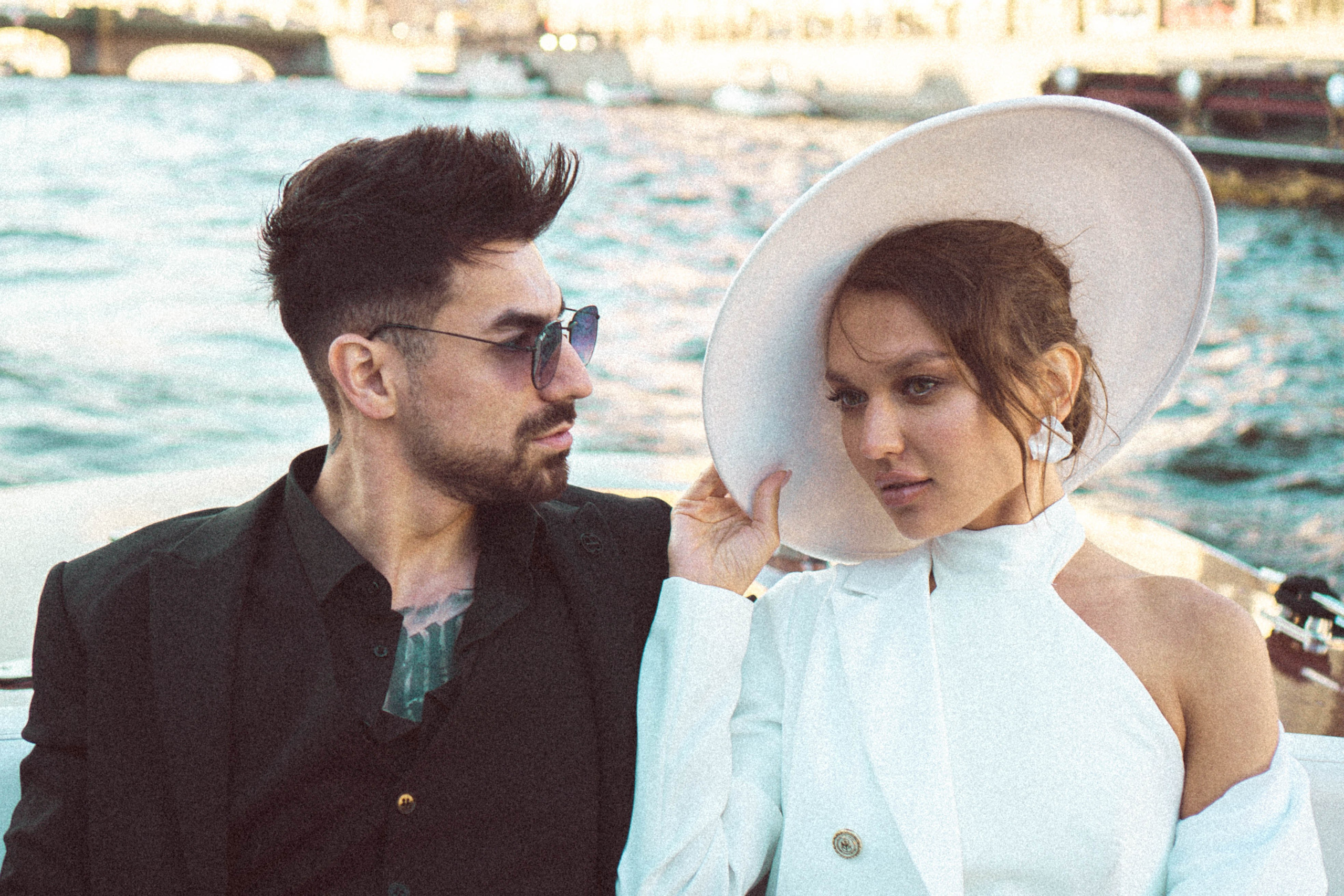 СВАДЕНБНАЯ СЬЕМКА НА КАТЕРЕ ПО КАНАЛАМ САНКТ-ПЕТЕРБУРГА И В АКВАТОРИИ НЕВЫ. Профессиональный фотограф, Санкт-Петербург — Виктория Богомолова