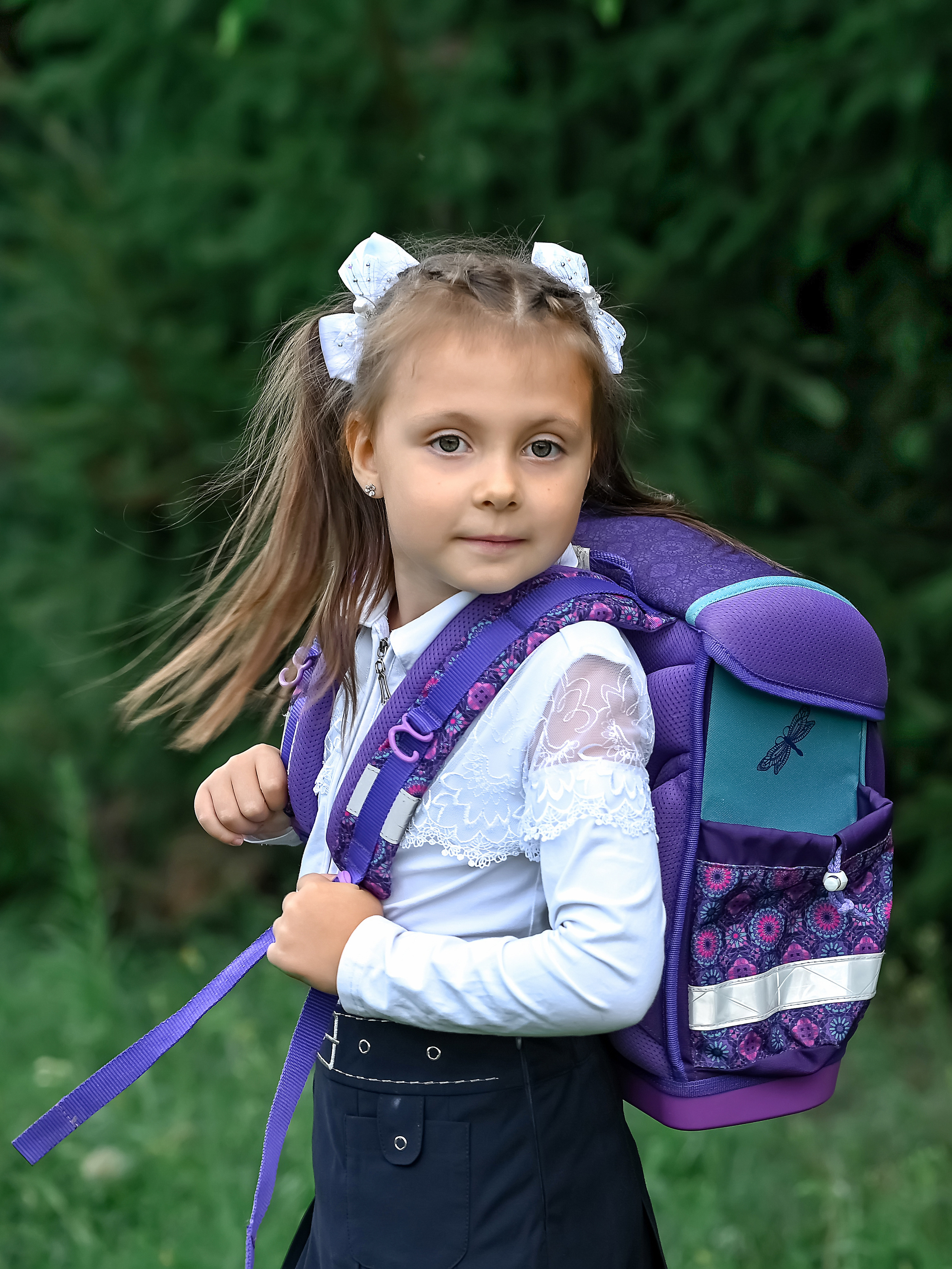 Девочка с портфелем 1 класс