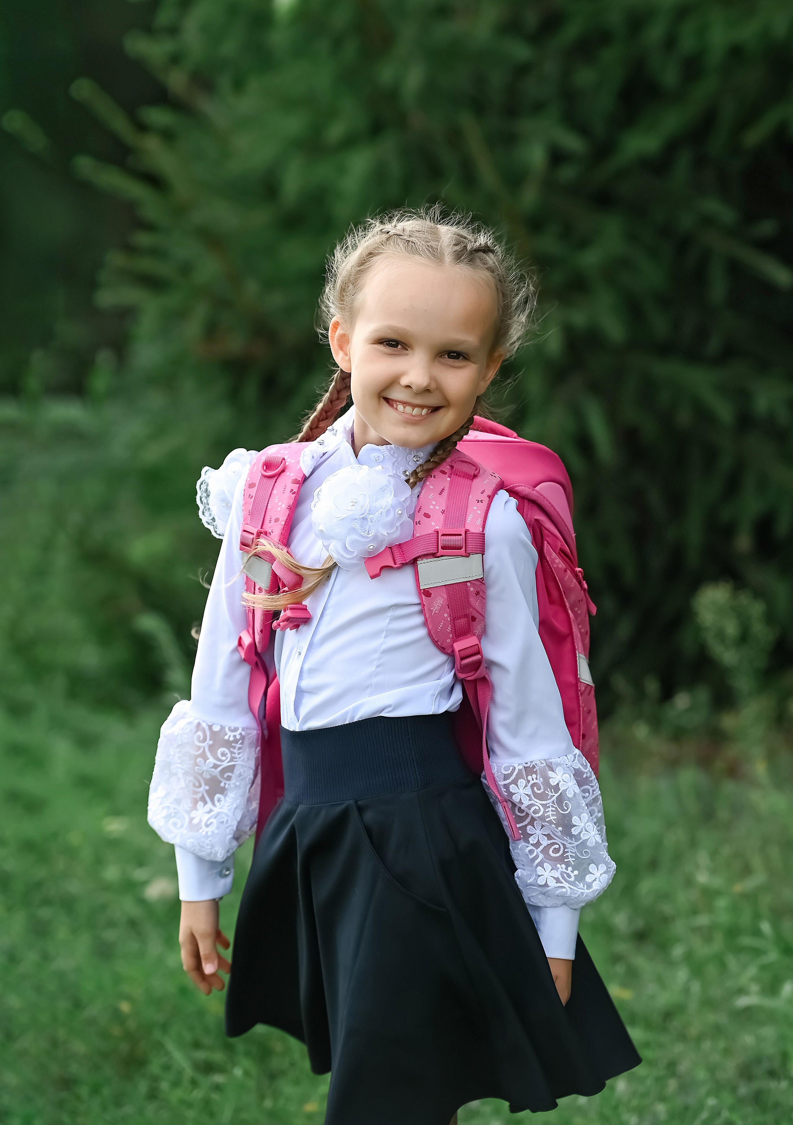 Девочка с портфелем начало учебного года