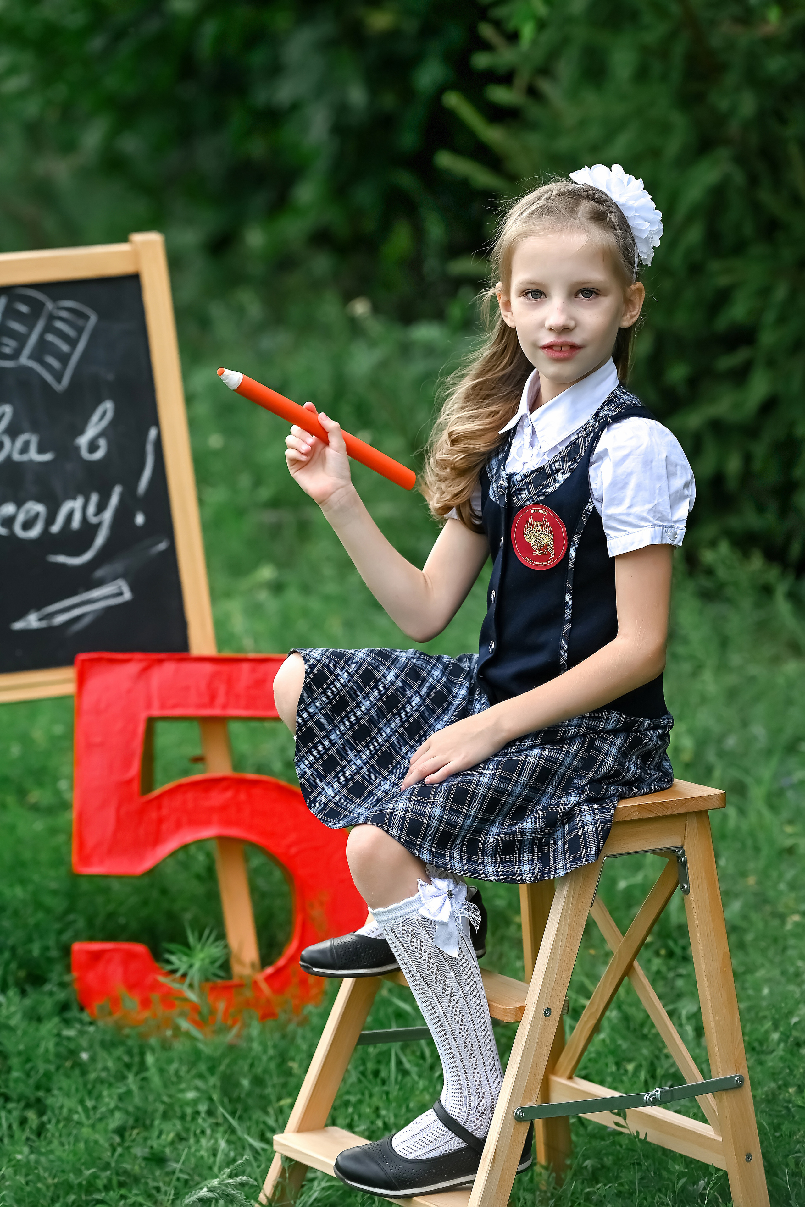 Девочка с красным карандошом 