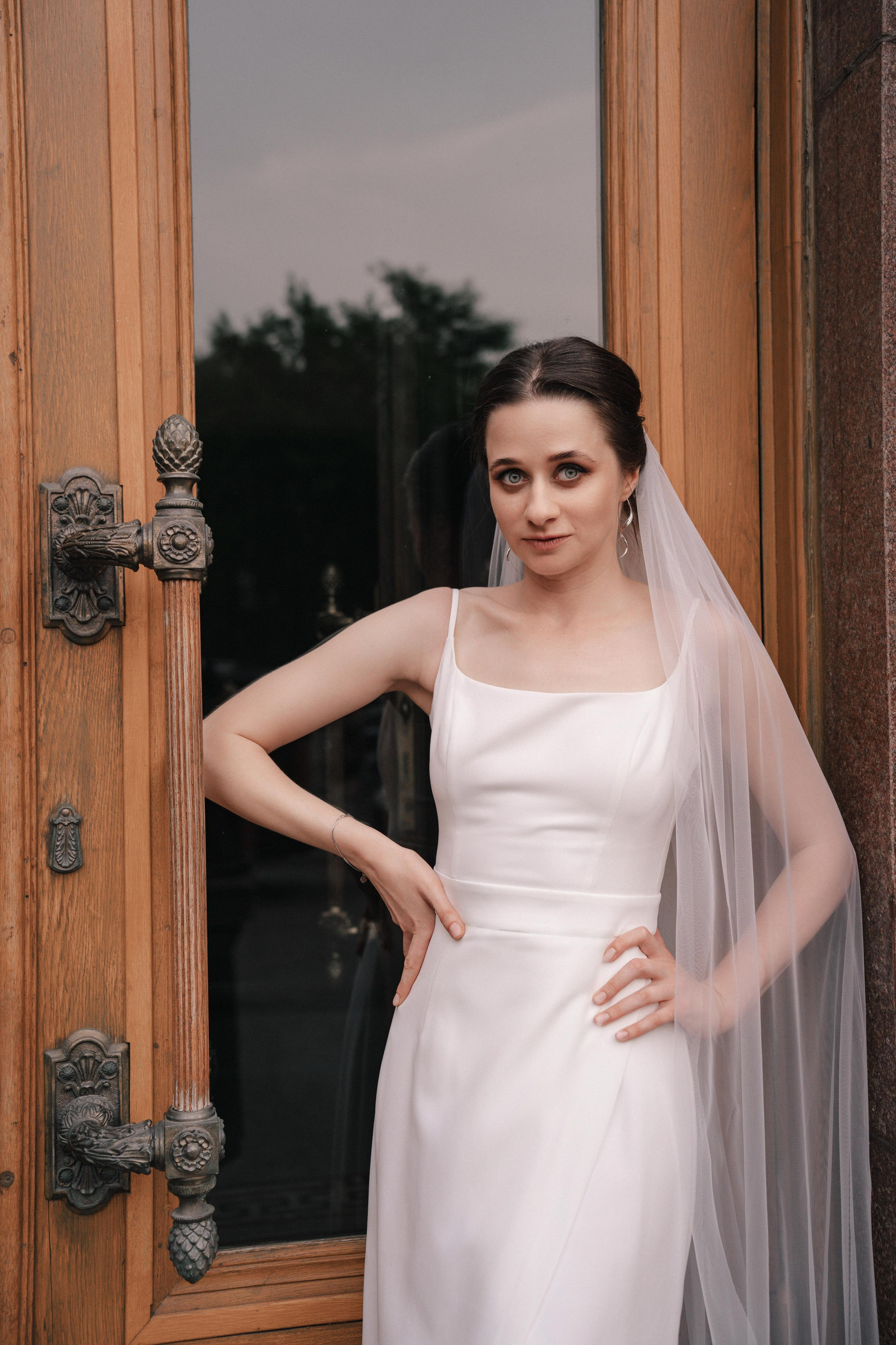 Свадебная прогулка по улочнам рядом с Высоткой на Котельнической набережной