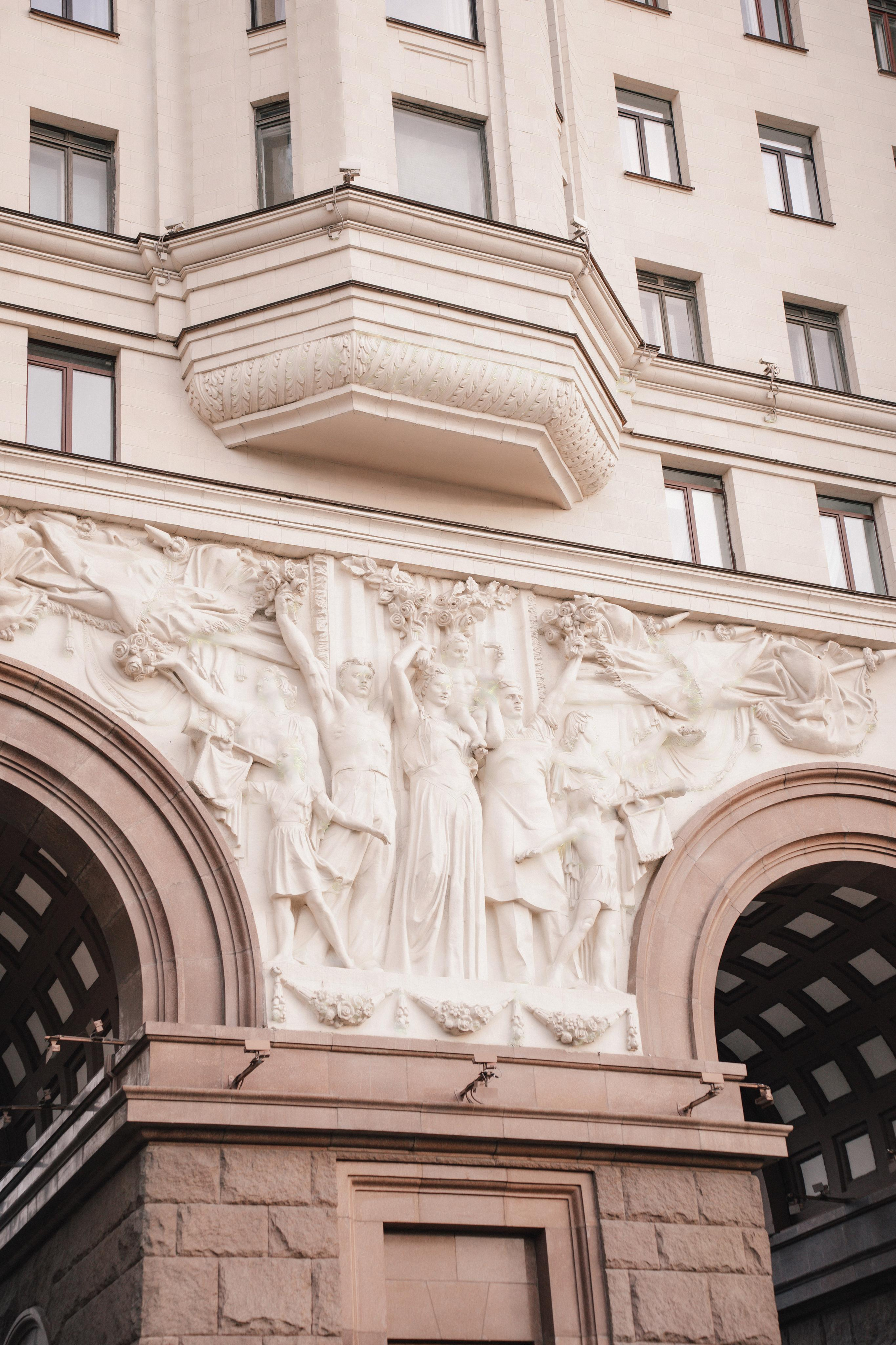 Свадебная прогулка по улочнам рядом с Высоткой на Котельнической набережной